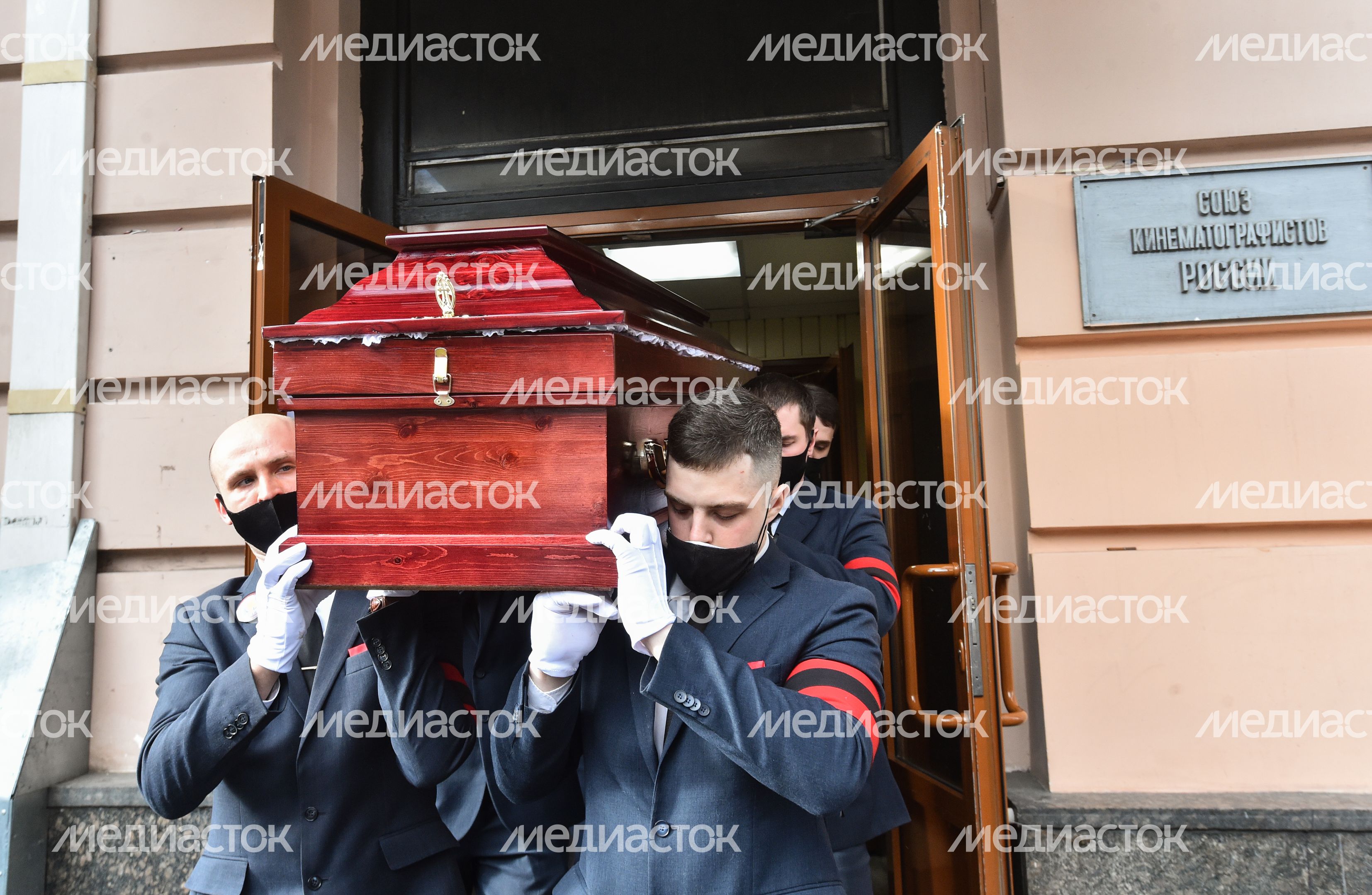 Церемония прощания с мультипликатором Владимиром Зуйковым