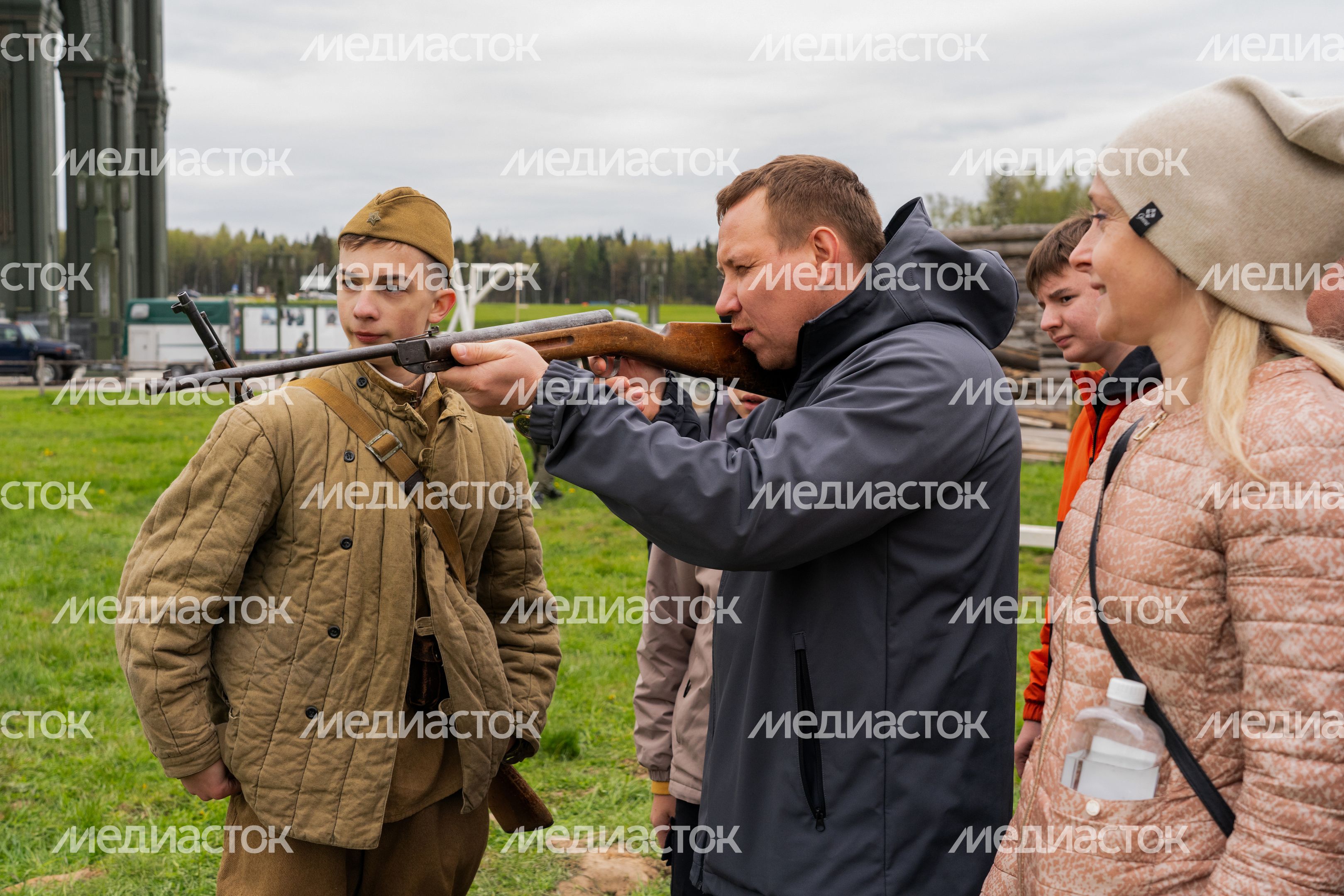 Военно-историческая реконструкция «Штурм Кенигсберга» в День Победы в парке «Патриот» Одинцовского округа Военно-историческая реконструкция «Штурм Кенигсберга» в День Победы в парке «Патриот» Одинцовского округа