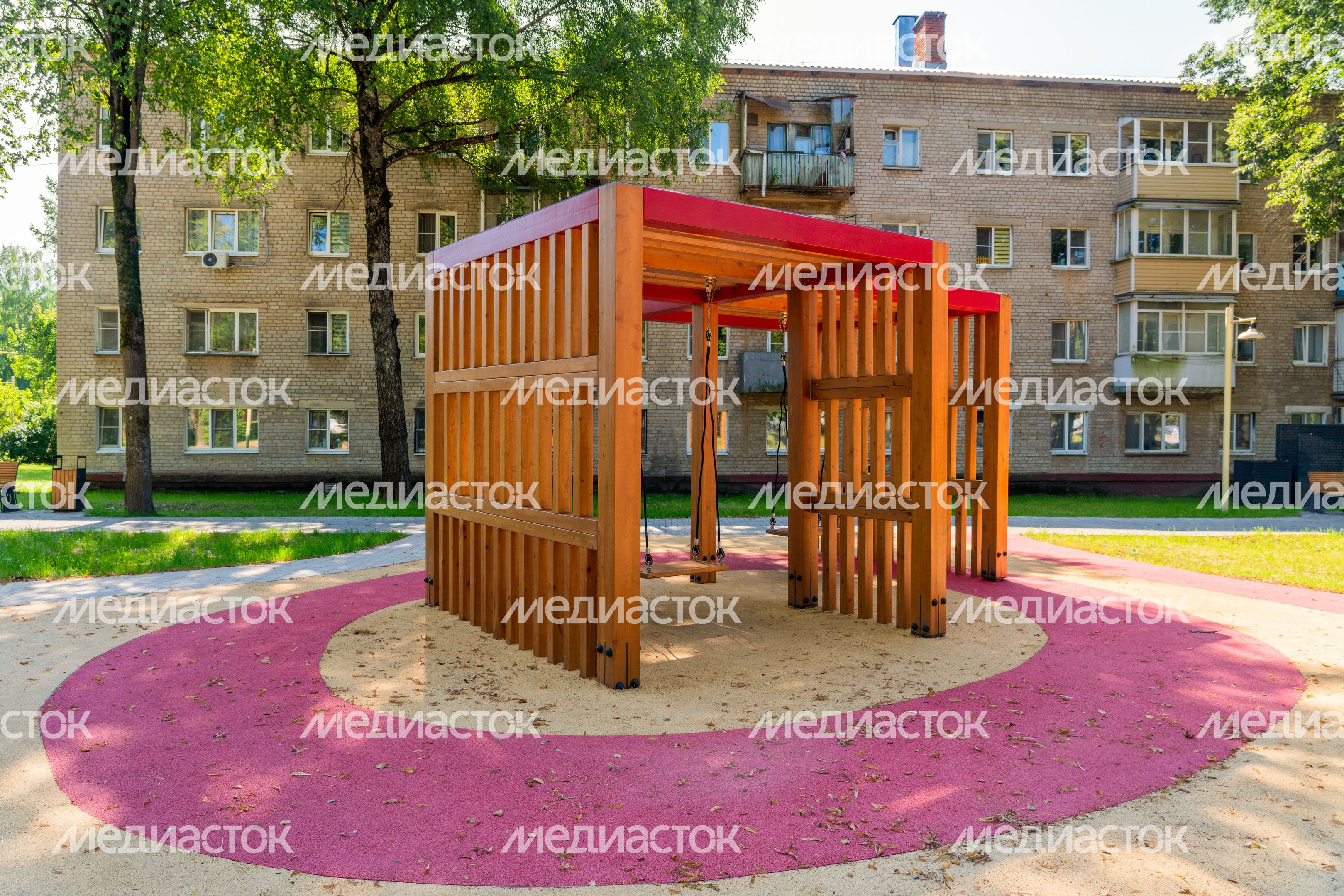 Сквер на улице Социалистической в Рузе после благоустройства