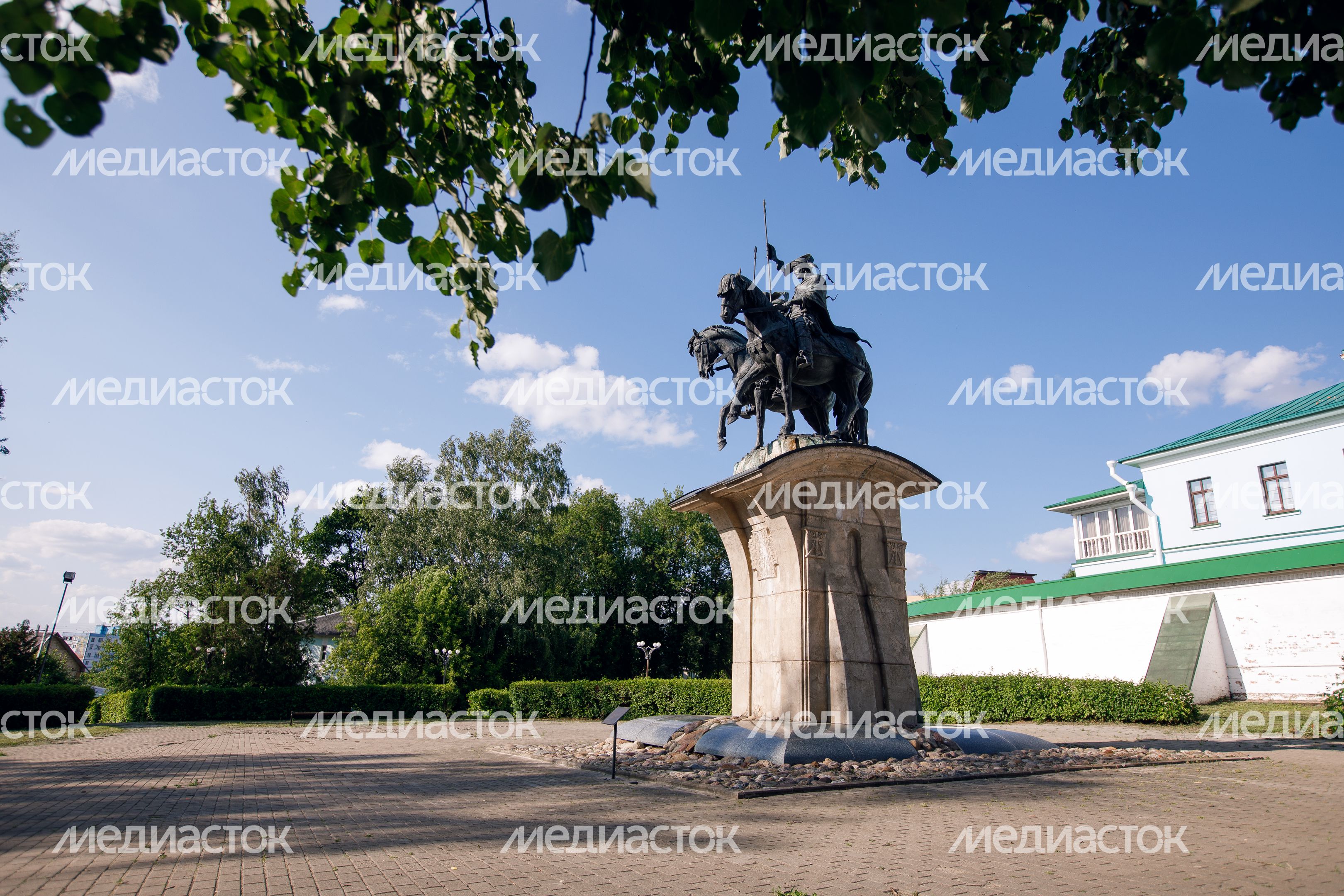 Дмитров. Памятник святым Борису и Глебу