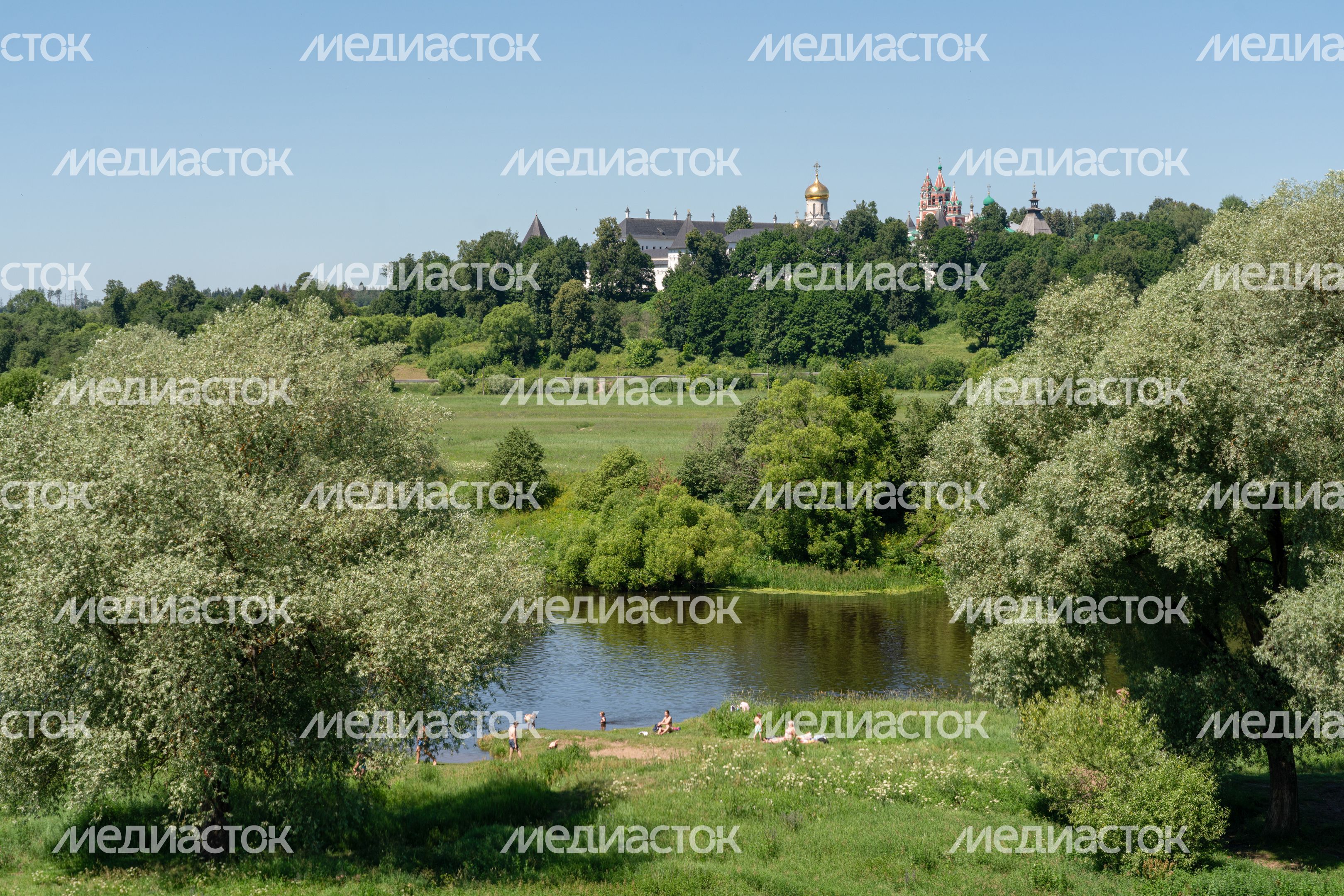 Смотровая площадка на Мясиной горе в Звенигороде Смотровая площадка на Мясиной горе в Звенигороде