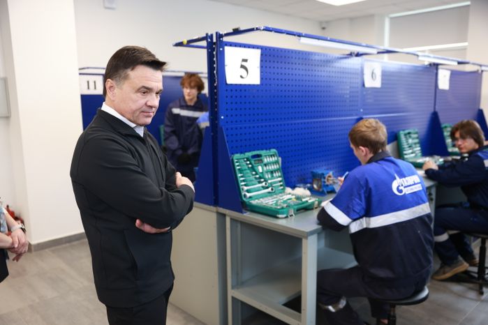 Андрей Воробьев пообщался со студентами и преподавателями Щелковского колледжа