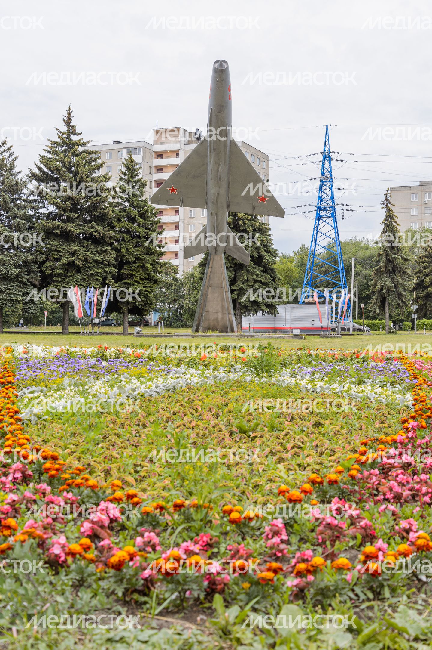 Памятник МиГ-21Ф-13 Памятник МиГ-21Ф-13