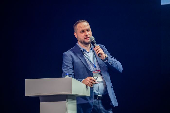 Генеральный директор Crypto Holding Алексей Зюзин на форуме по криптовалютам и блокчейн-технологиям