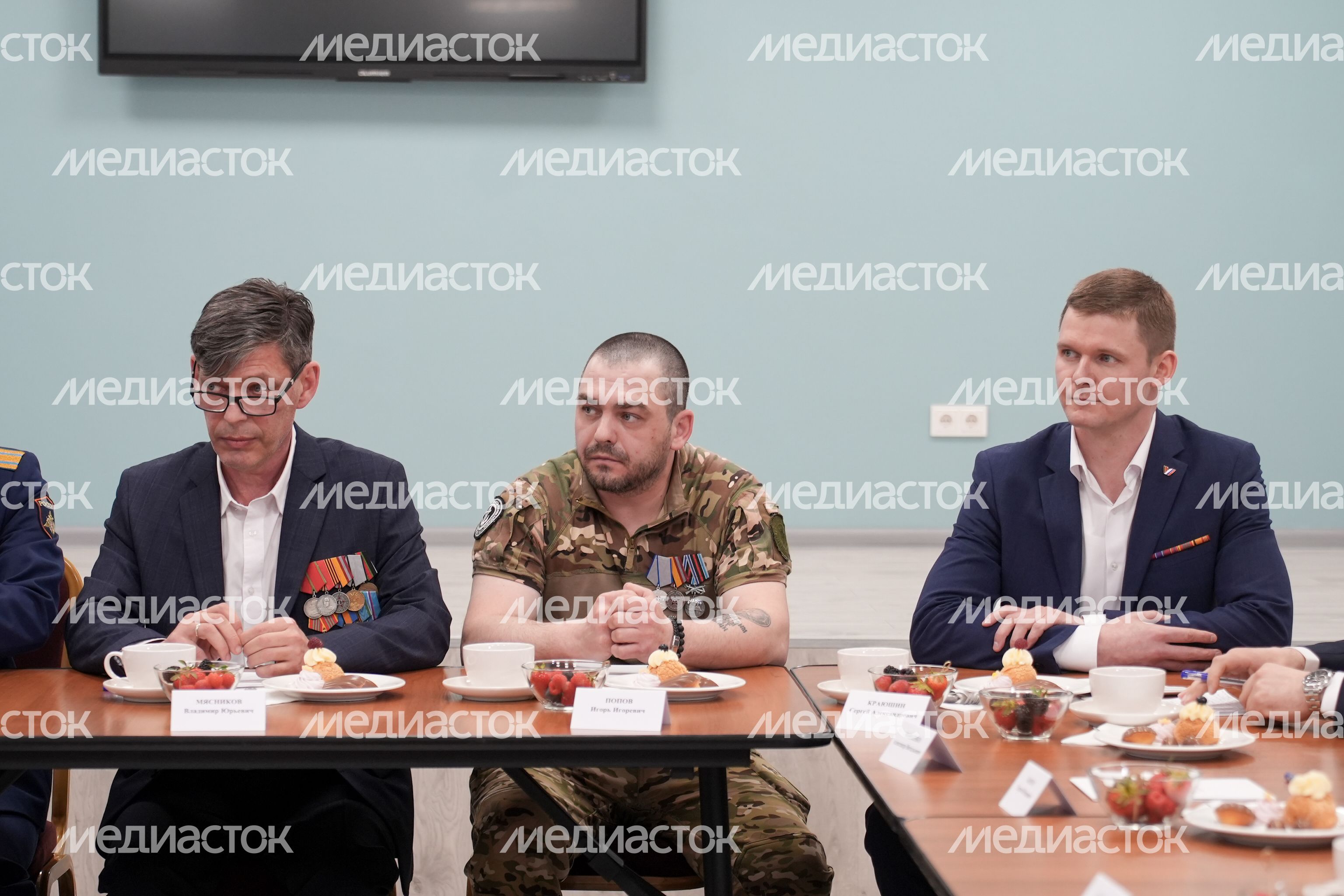 Андрей Воробьев и Игорь Щёголев встретились с финалистами программы "Герои Подмосковья" Андрей Воробьев и Игорь Щёголев встретились с финалистами программы "Герои Подмосковья"
