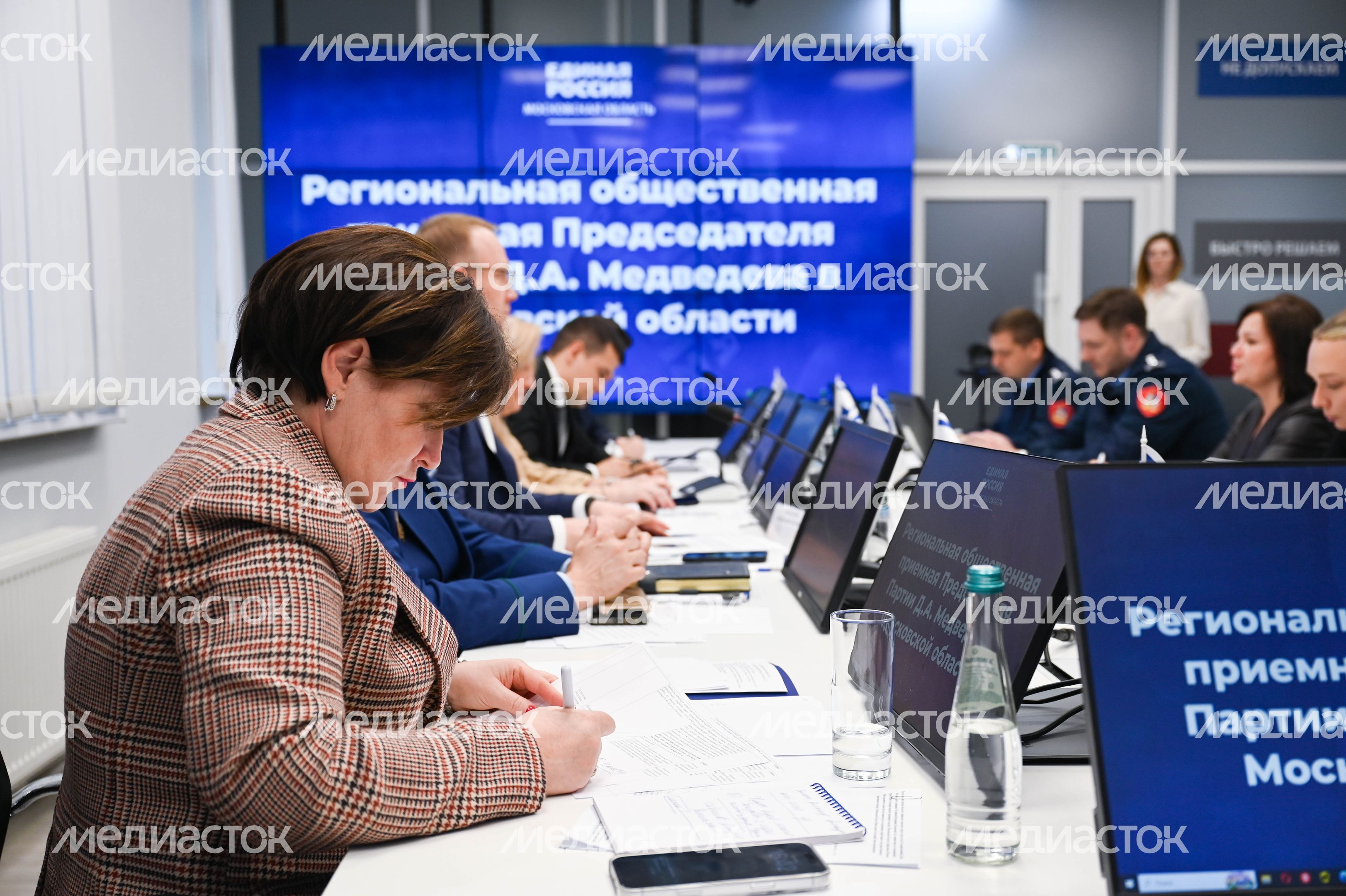 Игорь Даниленко провёл личный приём граждан в Ленинском округе Игорь Даниленко провёл личный приём граждан в Ленинском округе