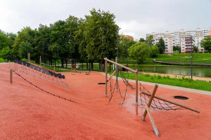 Спортивная площадка на набережной реки Теребенки в Чехове