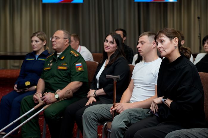 Вручение ключей от автомобилей ветеранам СВО и семьям погибших Героев