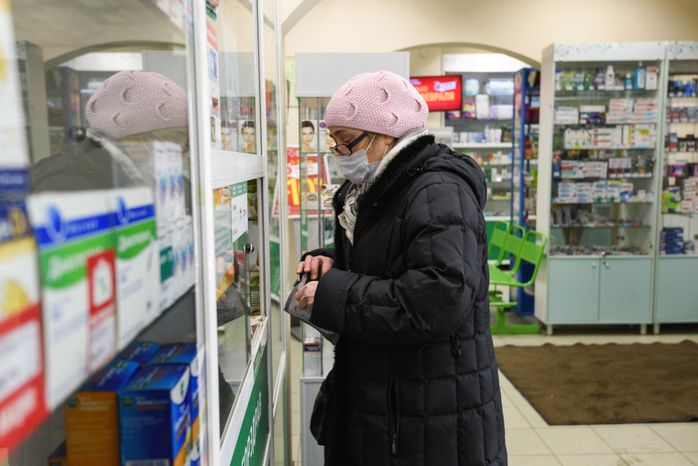 Люди в масках в период эпидемии коронавируса