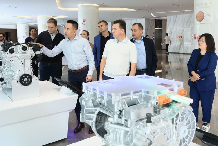 Посещение автозавода Changan Automobile Group в Китае Губернатором Подмосковья