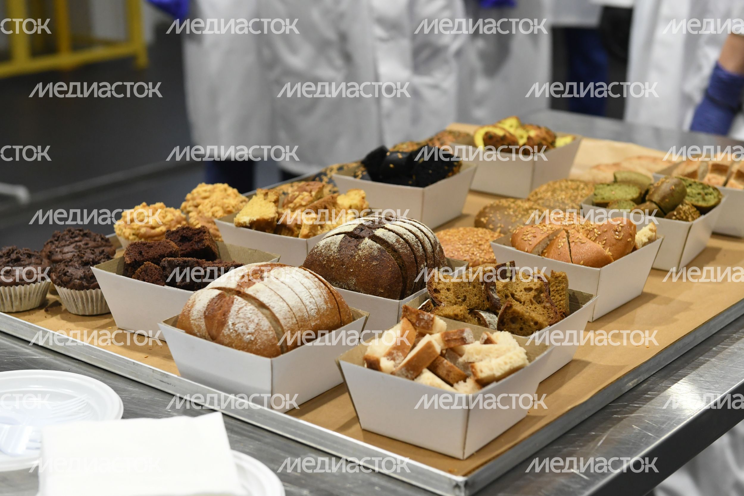 Проверка губернатором Подмосковья работы фабрики по производству кондитерских, кулинарных и хлебобулочных изделий FOODCODE