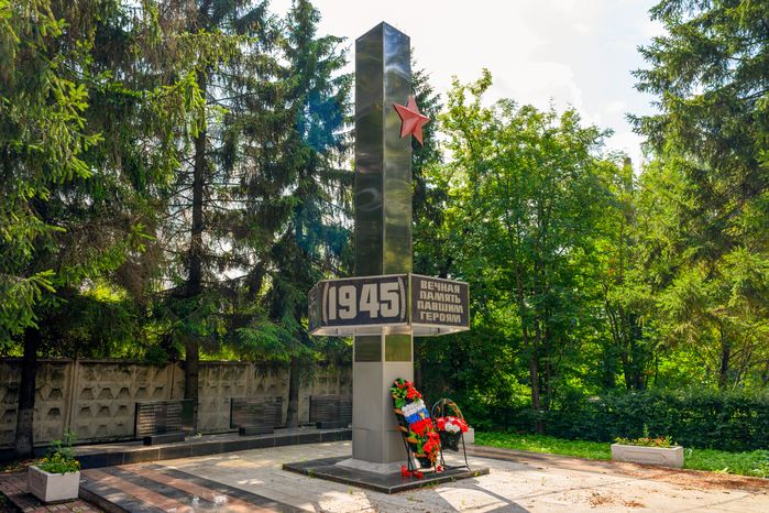 Стела памяти павших воинов в поселке Вешки округа Мытищи