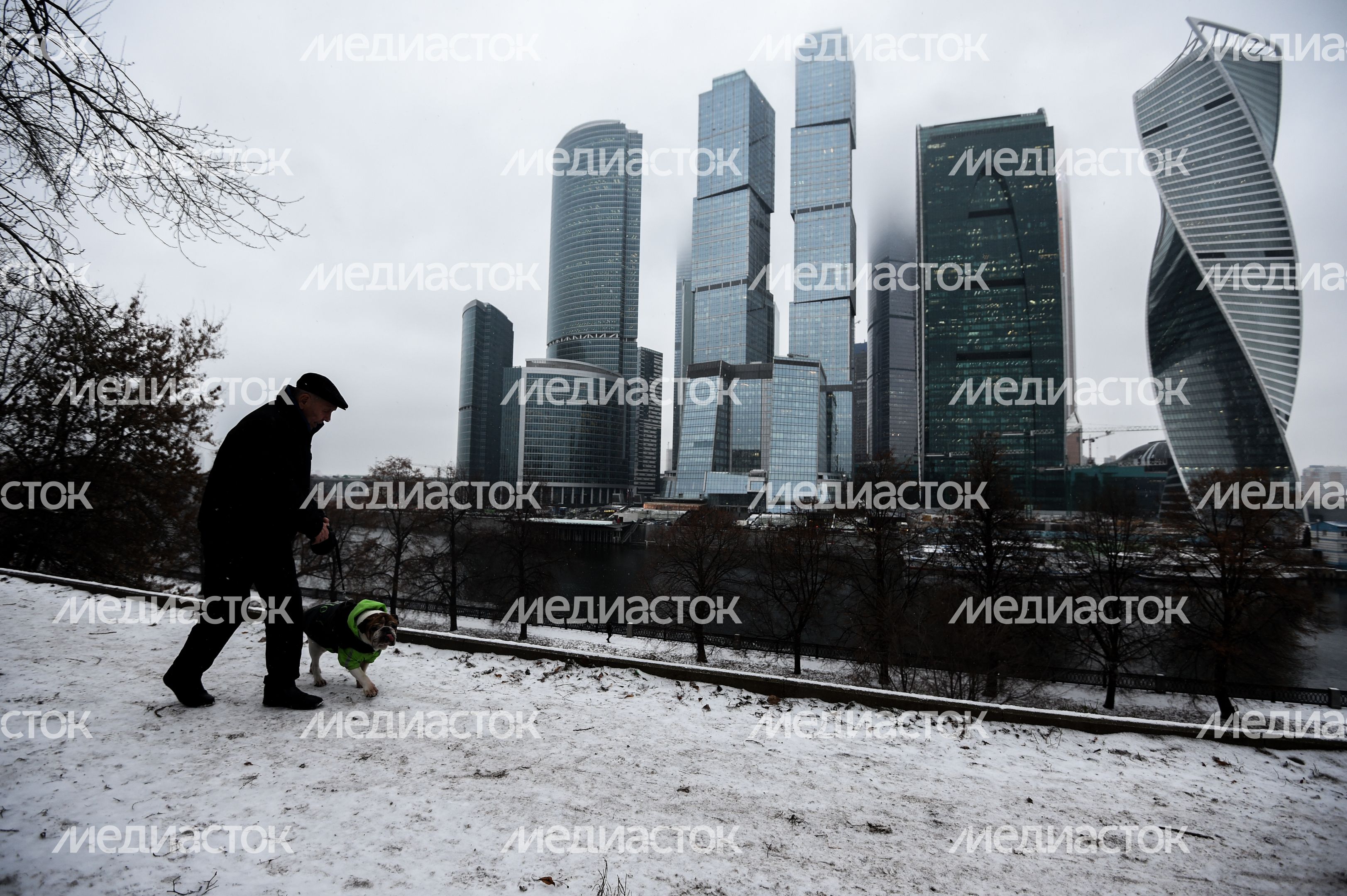 Международный Деловой центр Москва Сити в тумане Международный Деловой центр Москва Сити в тумане