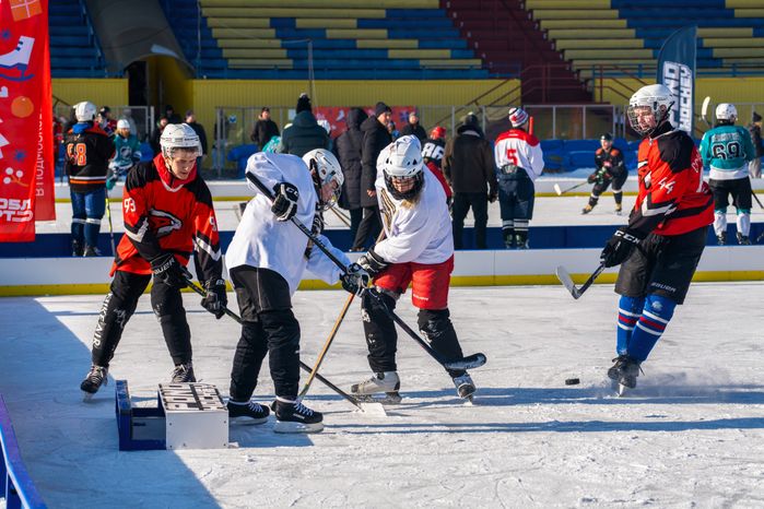 Турнир по уличному хоккею POND HOCKEY в Красногорске