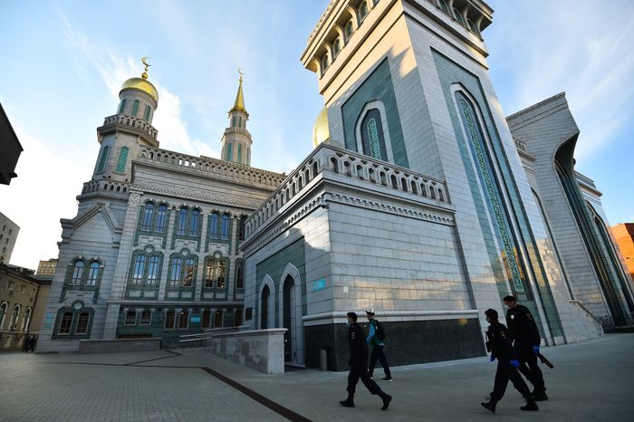 Утренняя молитва по случаю праздника Курбан-Байрам