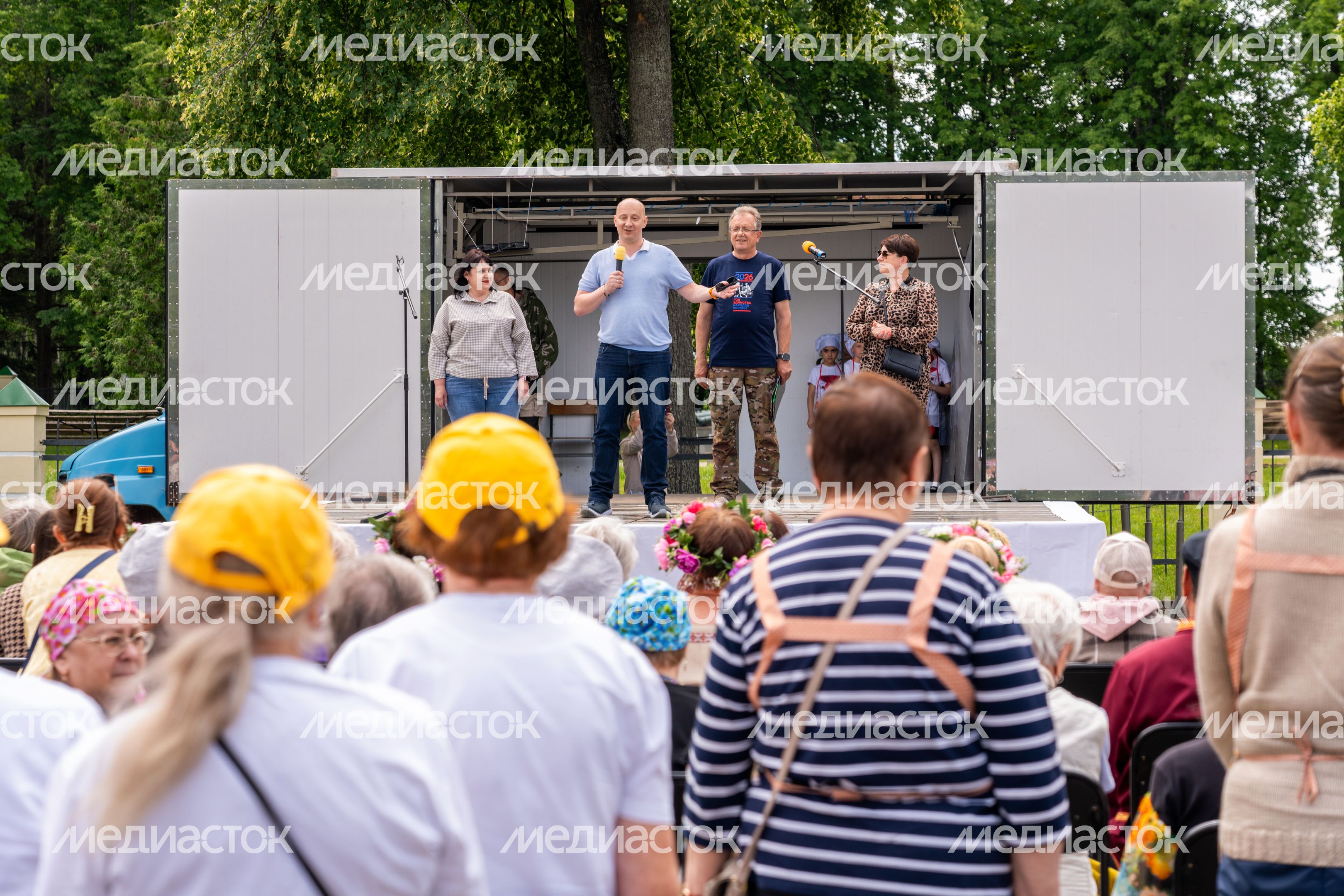 Развлекательная программа для гостей гастрономического фестиваля «Каша из топора на полях Бородина» на Бородинском поле
