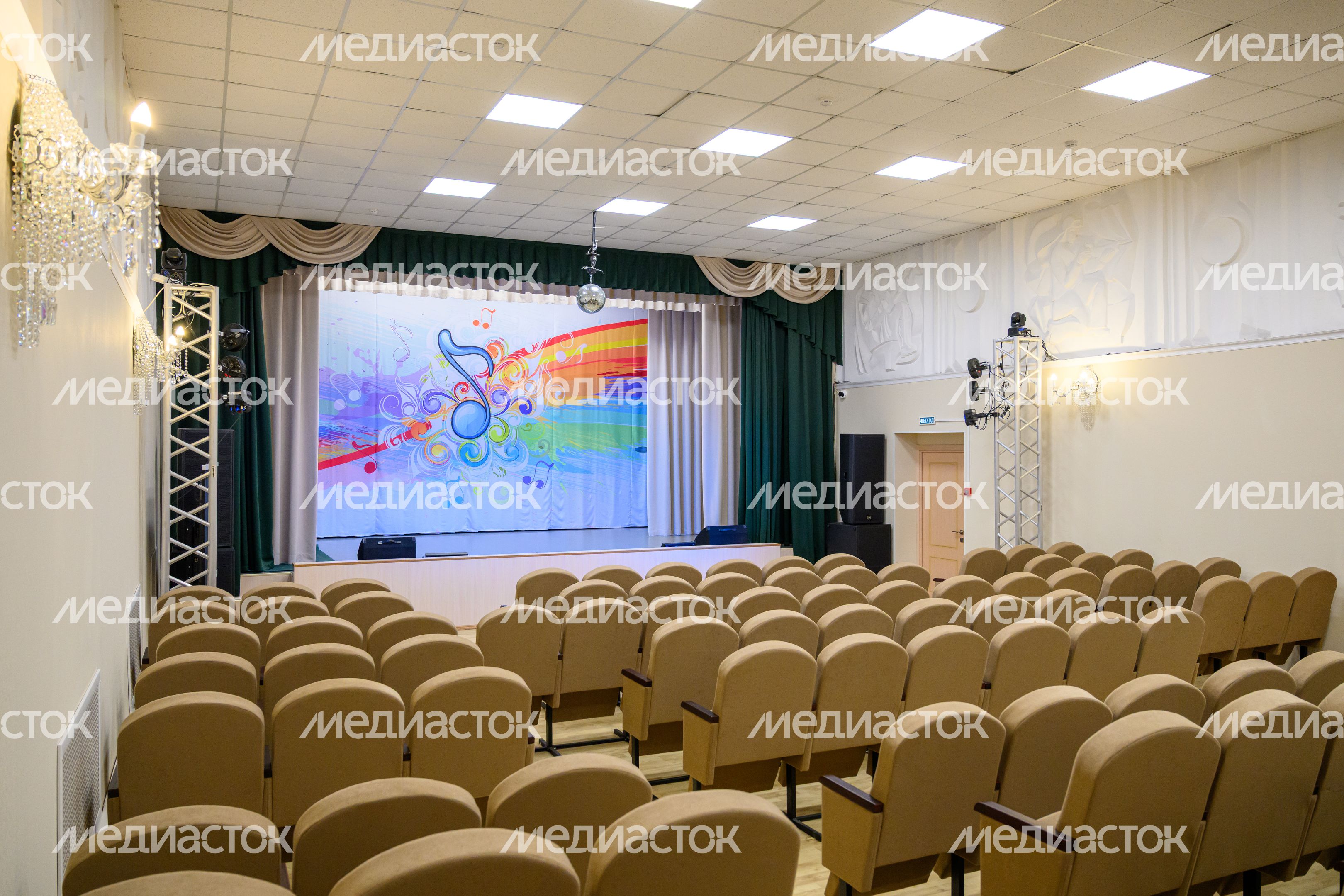 Концертный зал в Буньковском сельском культурно-спортивном комплексе п. Новостройка Богородского округа Концертный зал в Буньковском сельском культурно-спортивном комплексе п. Новостройка Богородского округа
