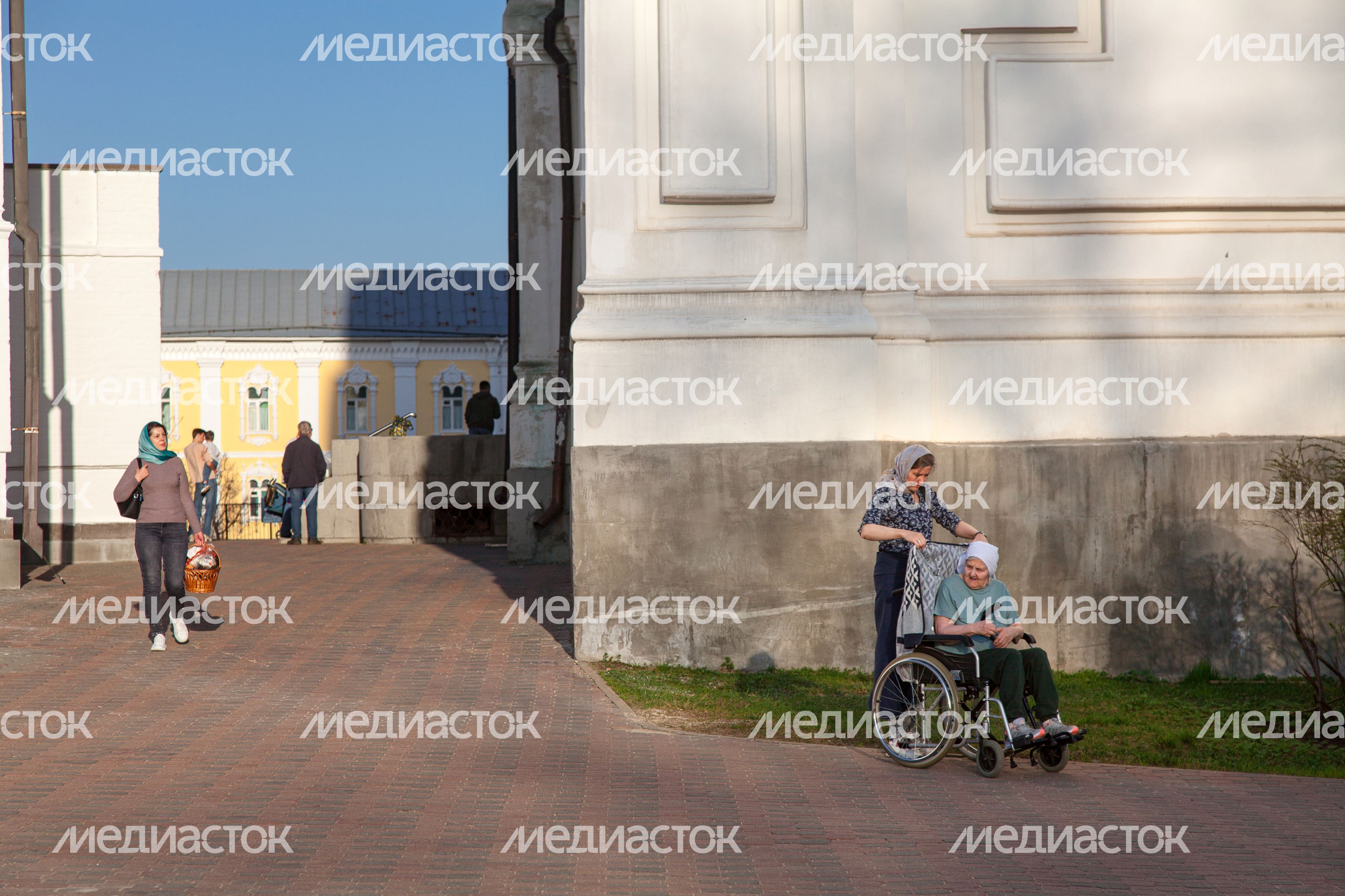 Пасха в Николо-Угрешском монастыре города Дзержинский Пасха в Николо-Угрешском монастыре города Дзержинский