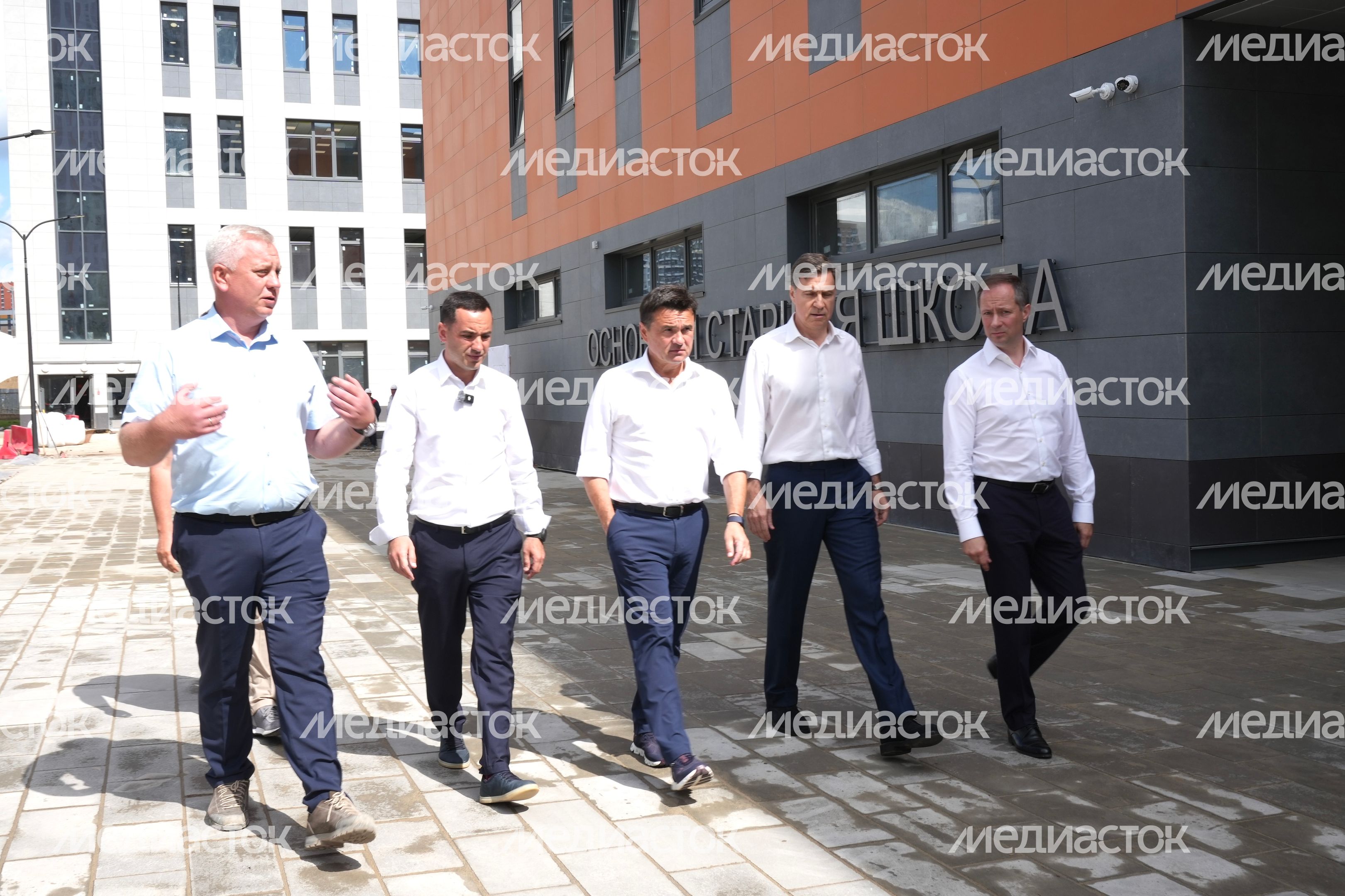 Андрей Воробьев проверил готовность воспитательно-образовательного комплекса в Котельниках Андрей Воробьев проверил готовность воспитательно-образовательного комплекса в Котельниках