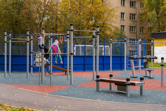 Новая спортивная площадка у дома №4 на улице Ленина в Истре