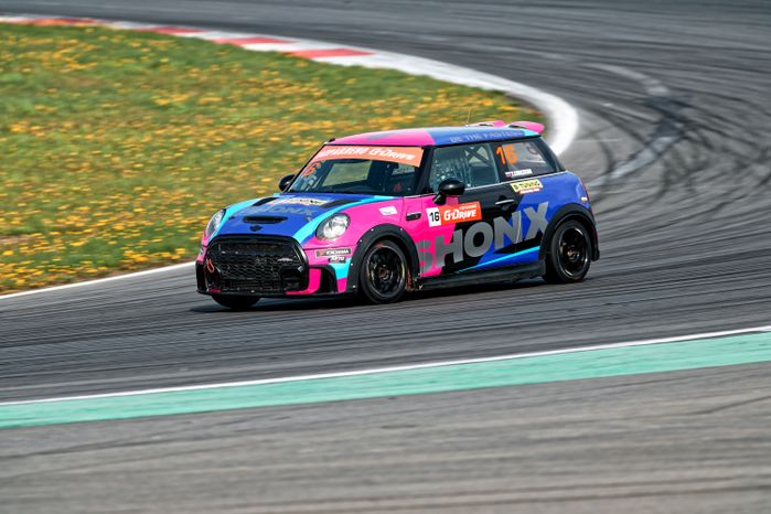 Гоночный уик-енд в Волоколамском округе на трассе Moscow Raceway