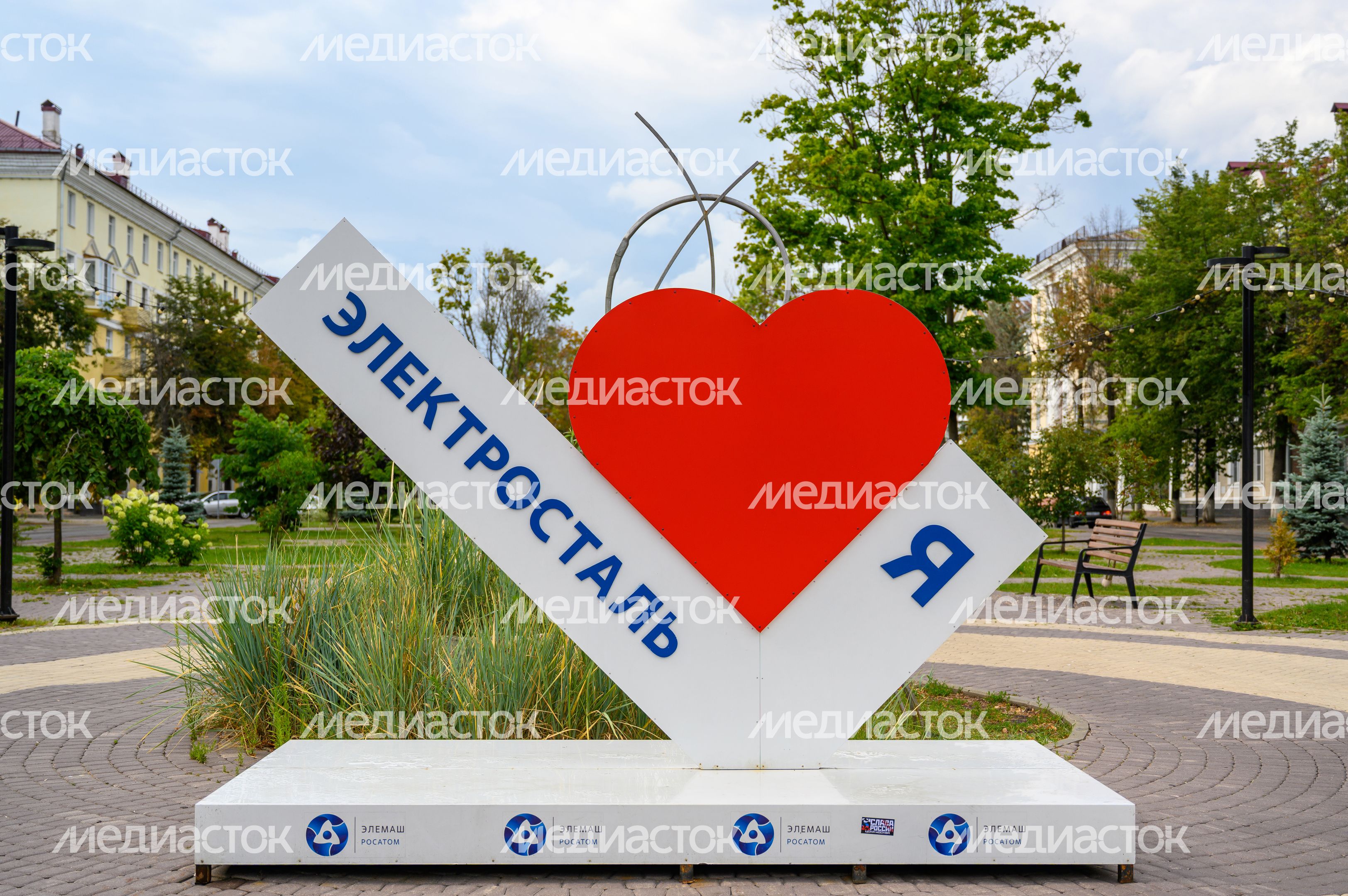Центральная аллея на проспекте Ленина в Электростали после благоустройства