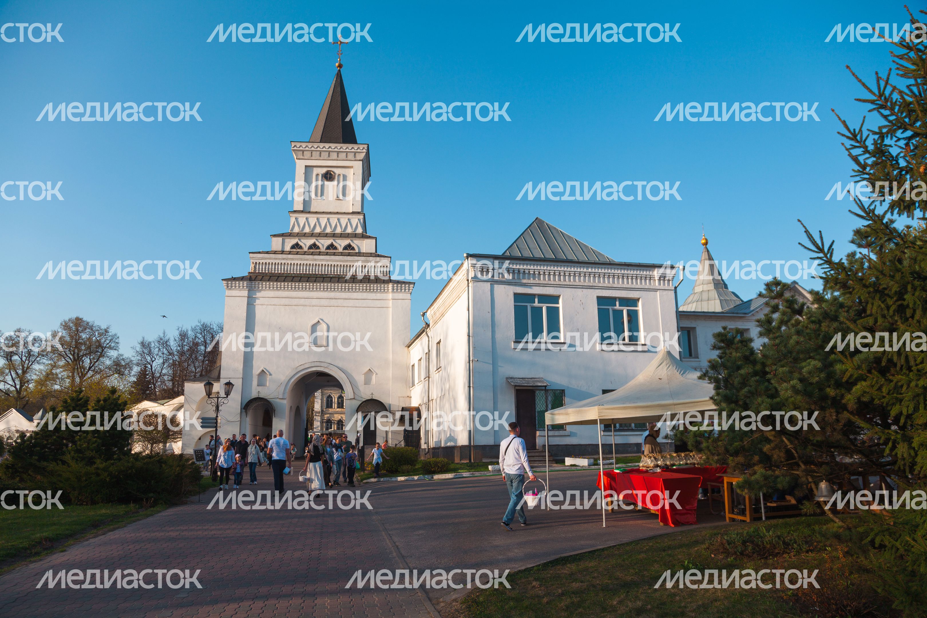Пасха в Николо-Угрешском монастыре города Дзержинский Пасха в Николо-Угрешском монастыре города Дзержинский