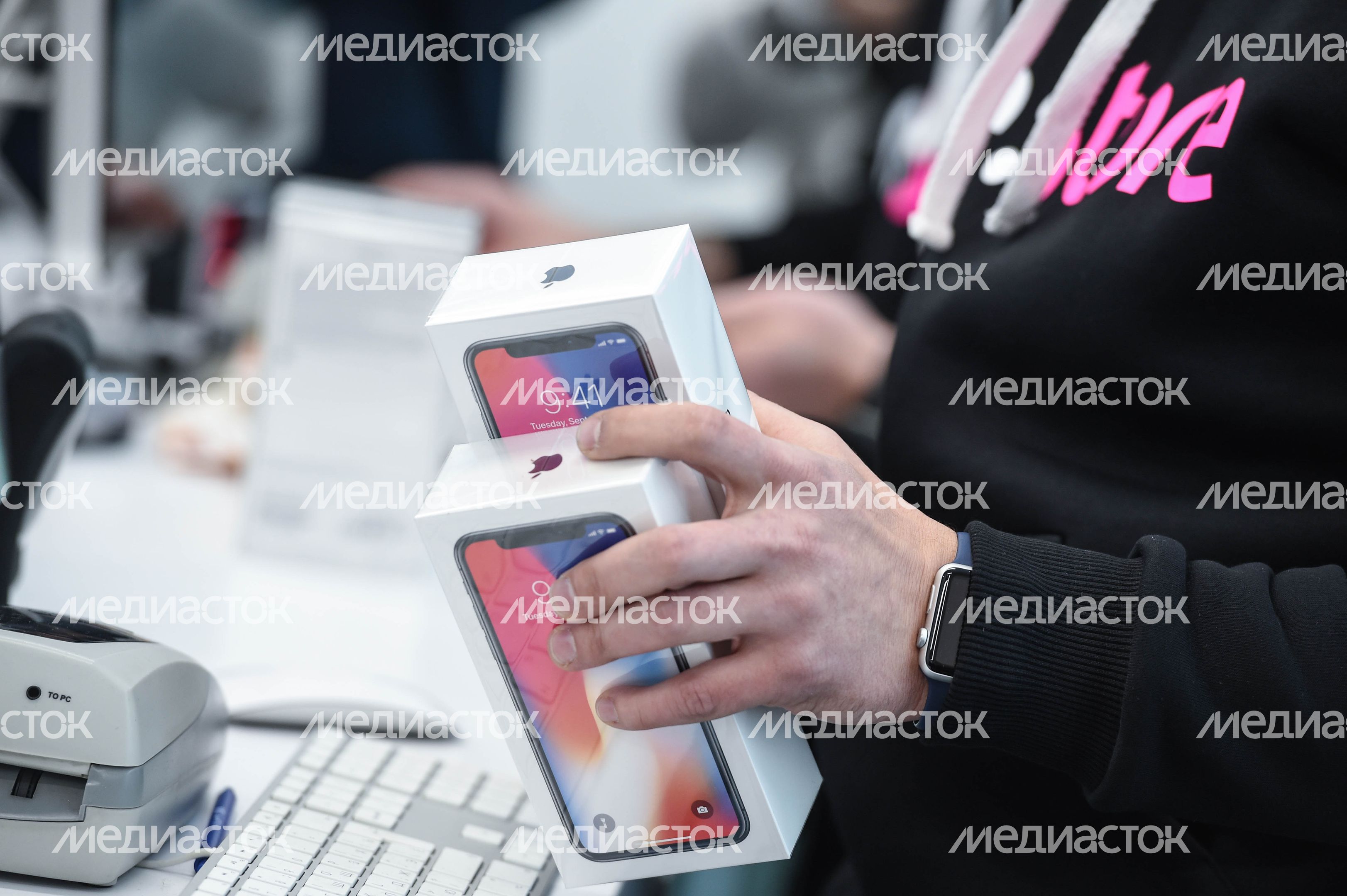 Старт продаж iPhone X в Москве