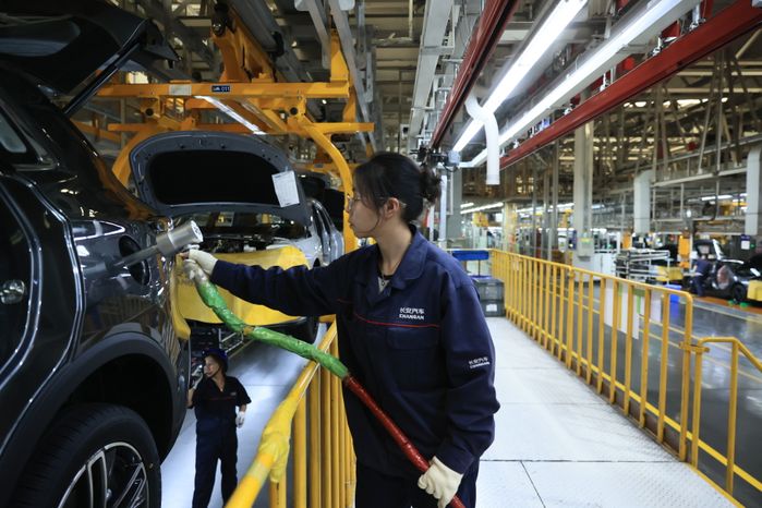Посещение автозавода Changan Automobile Group в Китае Губернатором Подмосковья