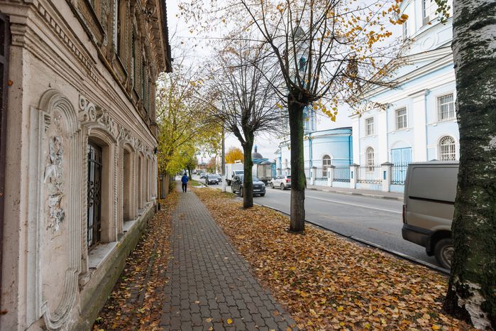 Дом Леснова в Ногинске осенью