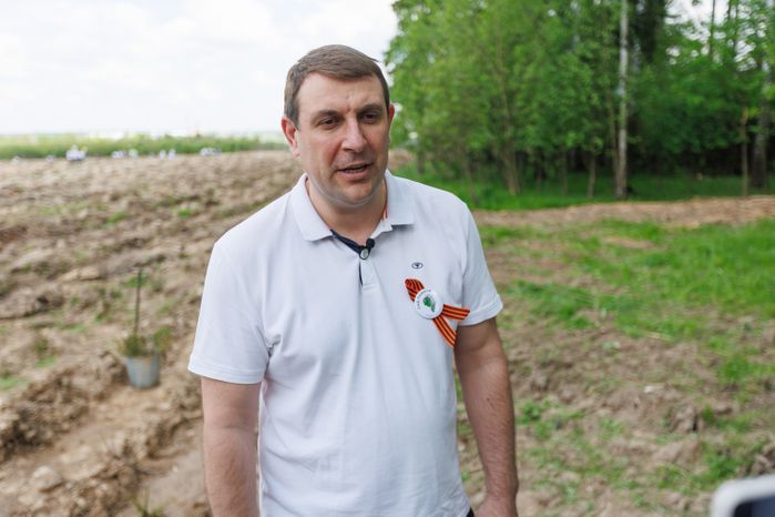 Кирилл Григорьев с командой принял участие во Всероссийской акции «Сад памяти»