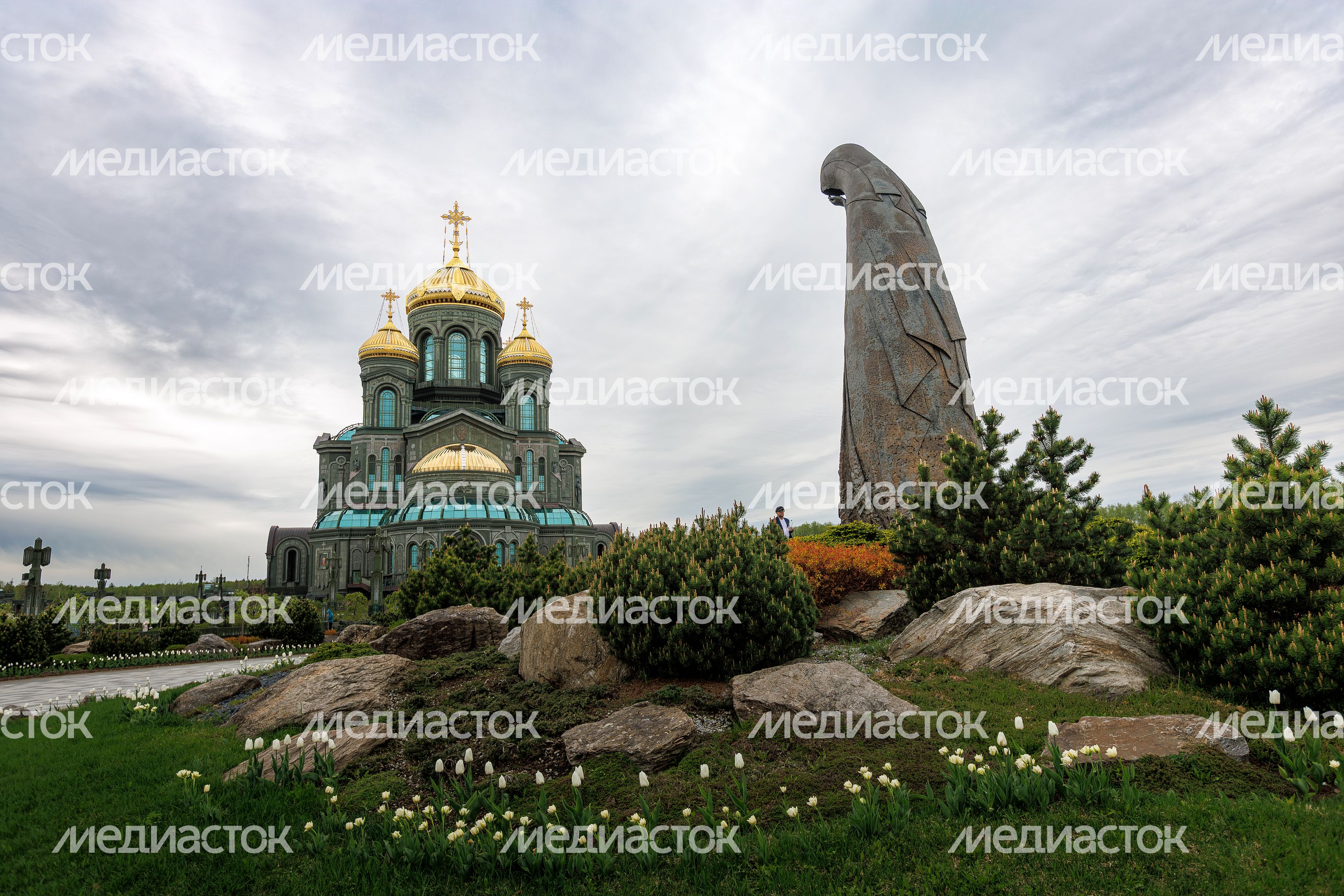 Мемориал «Матерям победителей» у Главного храма ВС РФ в Центральном парке «Патриот» Одинцовского округа Мемориал «Матерям победителей» у Главного храма ВС РФ в Центральном парке «Патриот» Одинцовского округа