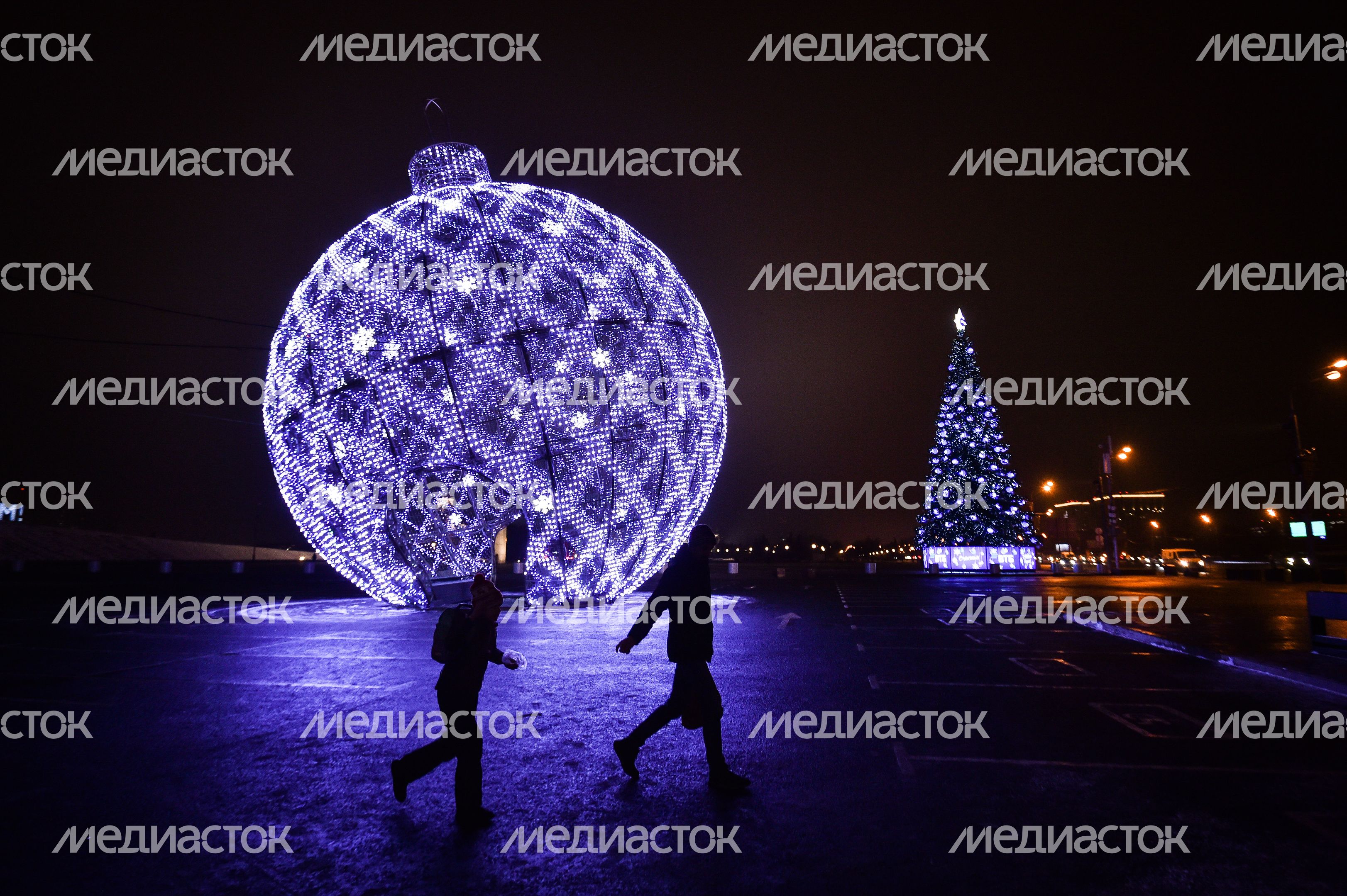 Новогодняя иллюминация в Москве