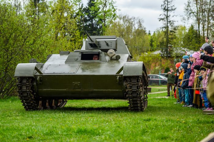 Военно-историческая реконструкция событий мая 1945 года в музее истории танка Т-34 в Мытищах