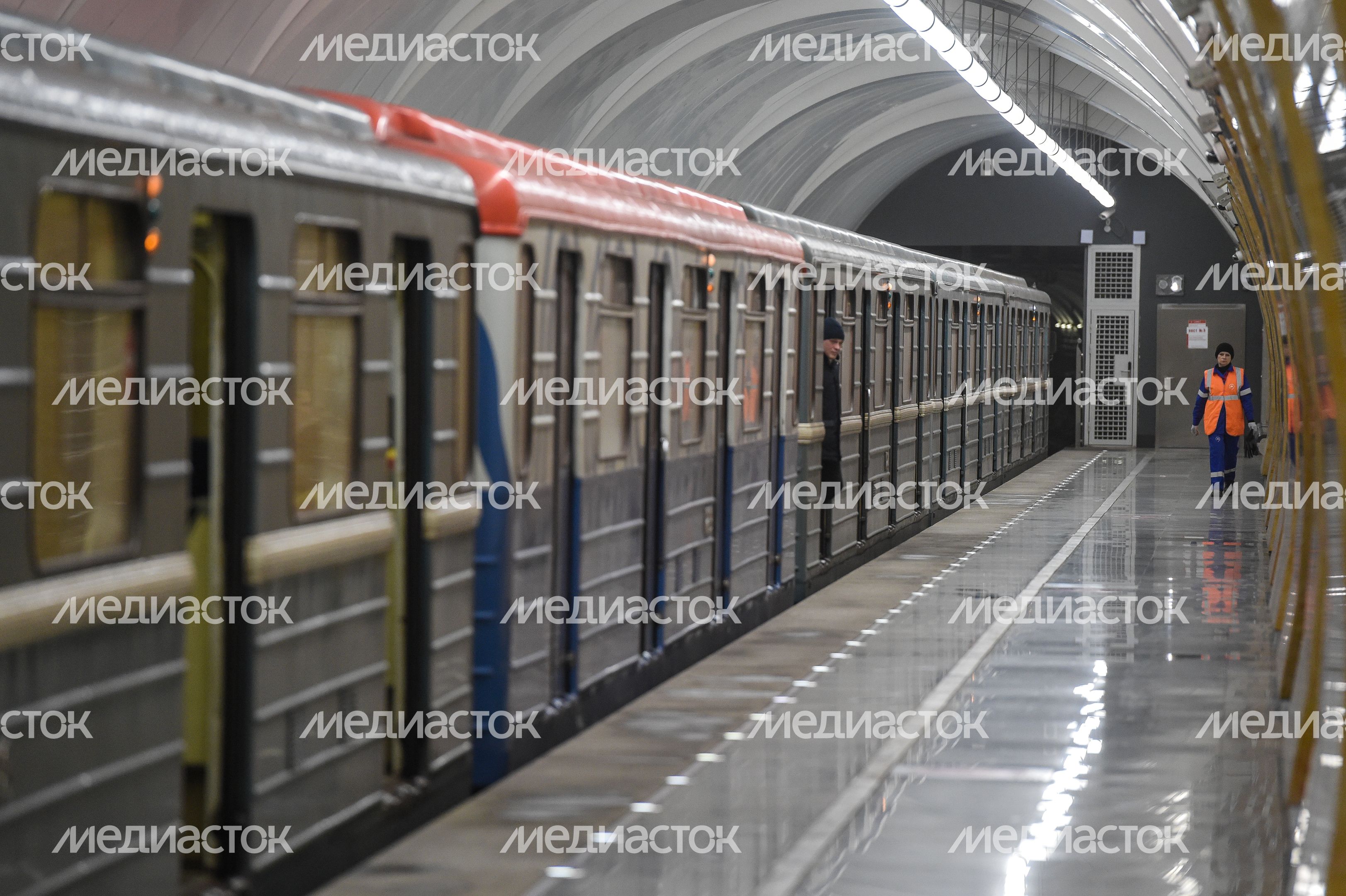 Подтопление станции метро Окружная на севере Москвы