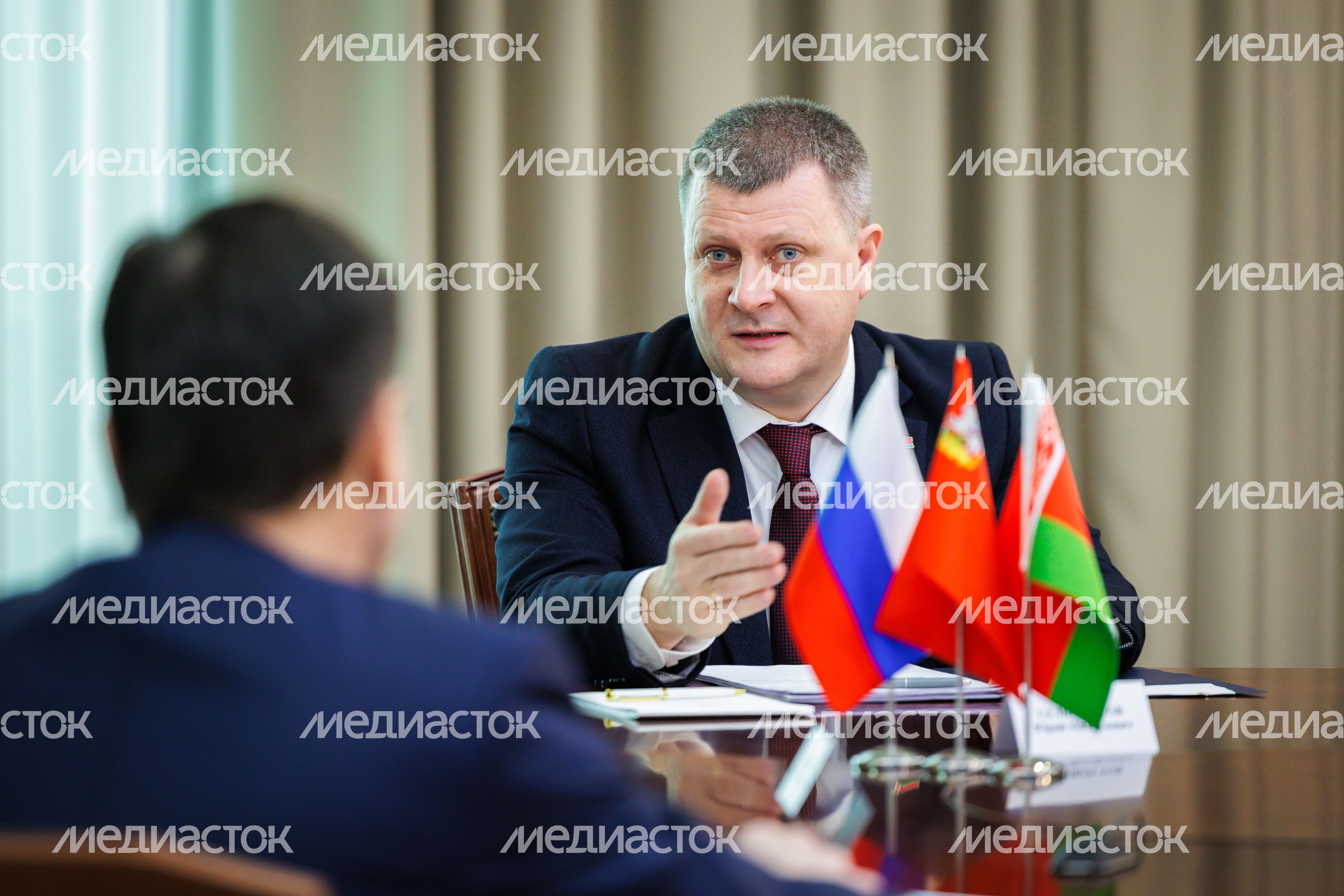 Андрей Воробьев провел рабочую встречу с главой администрации президента Республики Беларусь