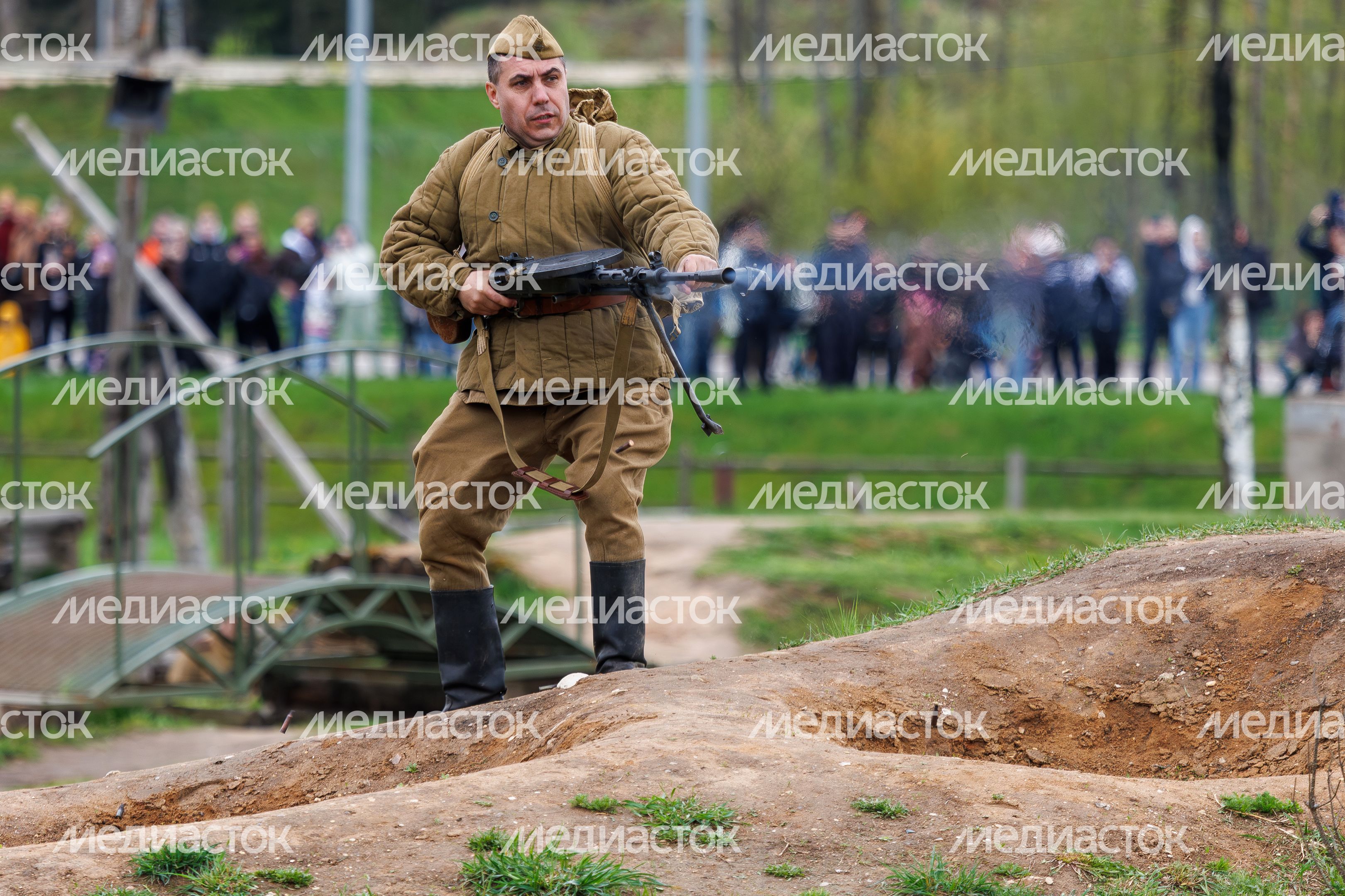 День Победы в Центральном парке «Патриот» Одинцовского округа: военно-историческая реконструкция «В логове зверя» День Победы в Центральном парке «Патриот» Одинцовского округа: военно-историческая реконструкция «В логове зверя»