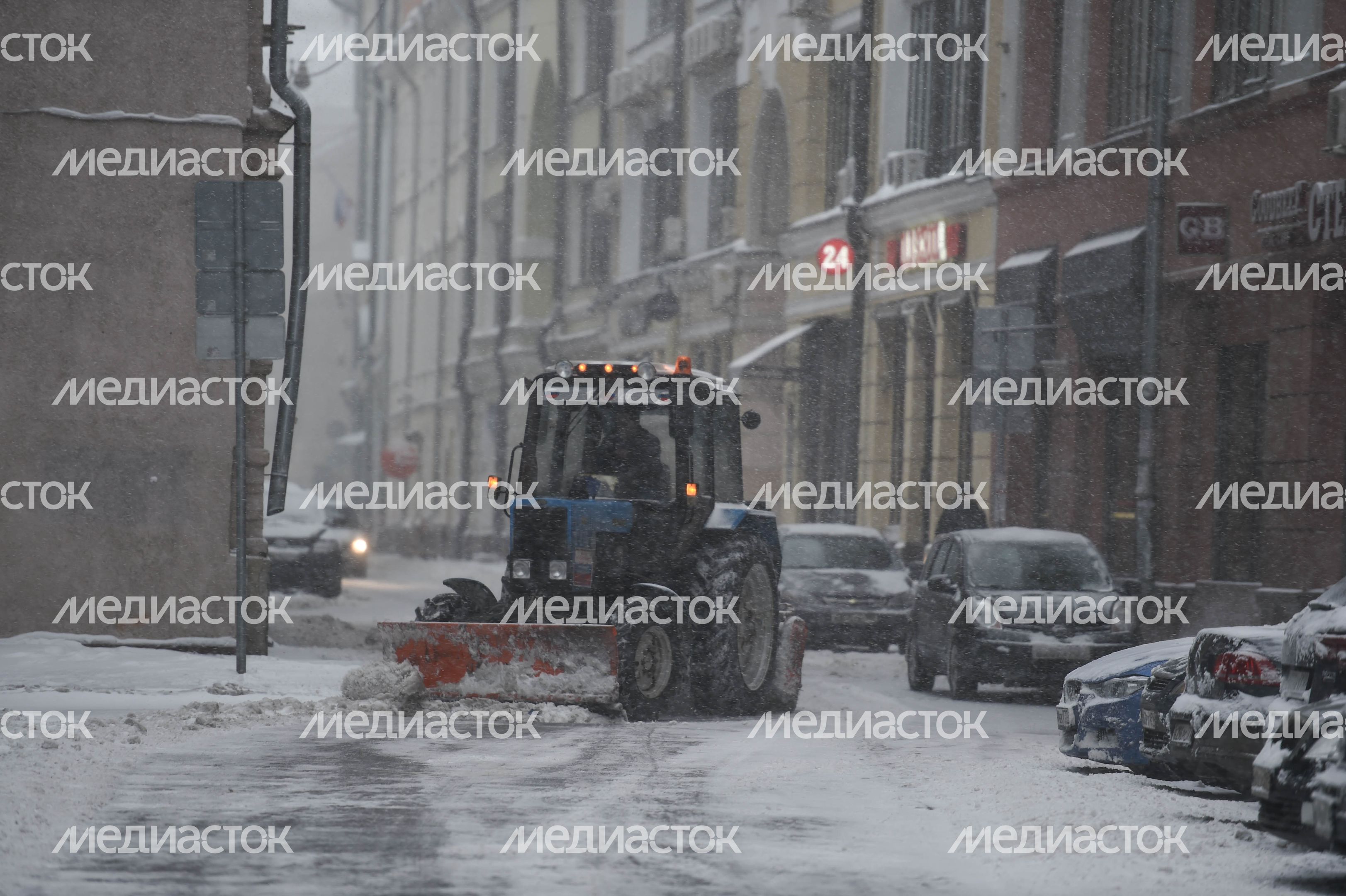 Рекордный снегопад в Москве и Подмосковье