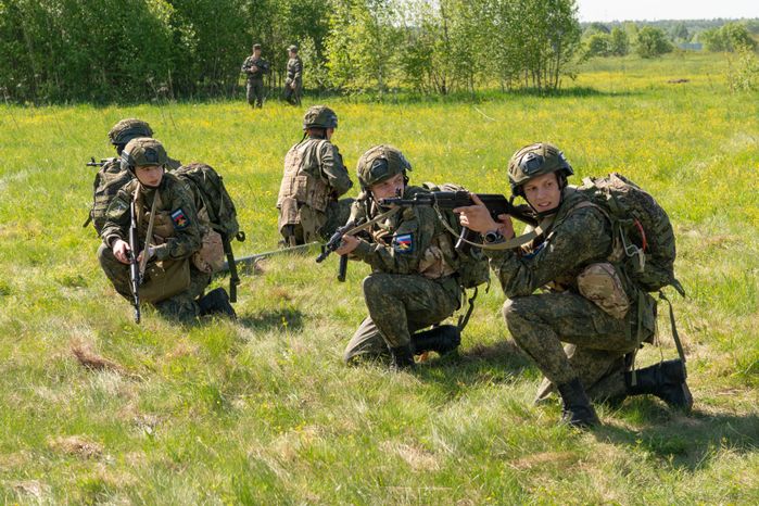 Военно-техническая игра "Арт-дуэль-2024" на аэродроме Волосово