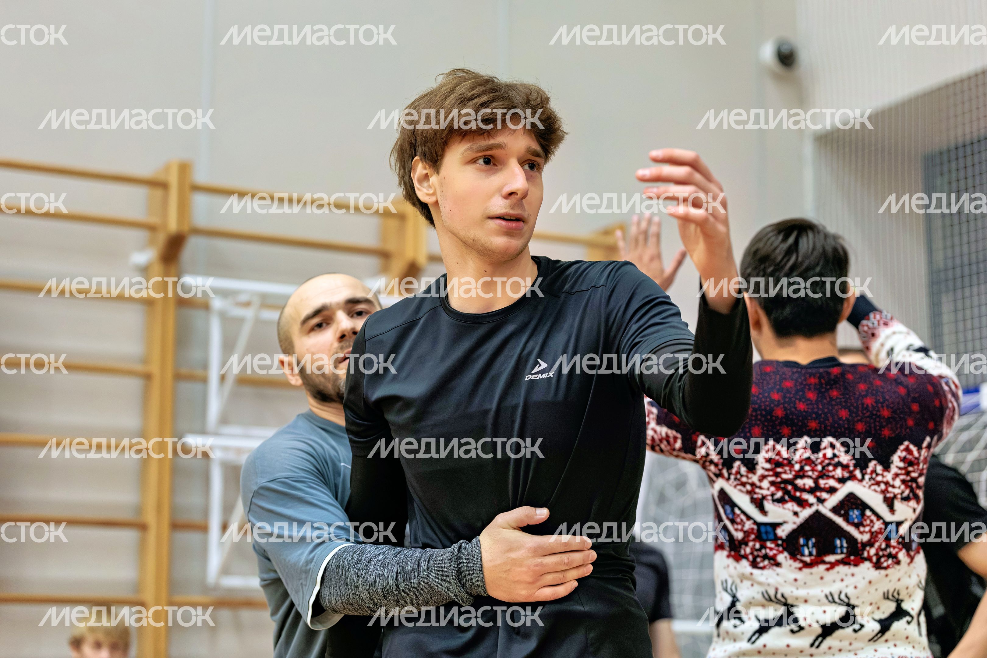 Спортивный проект «Тот самый физрук»: конкурс учителей физкультуры и старшеклассников Спортивный проект «Тот самый физрук»: конкурс учителей физкультуры и старшеклассников