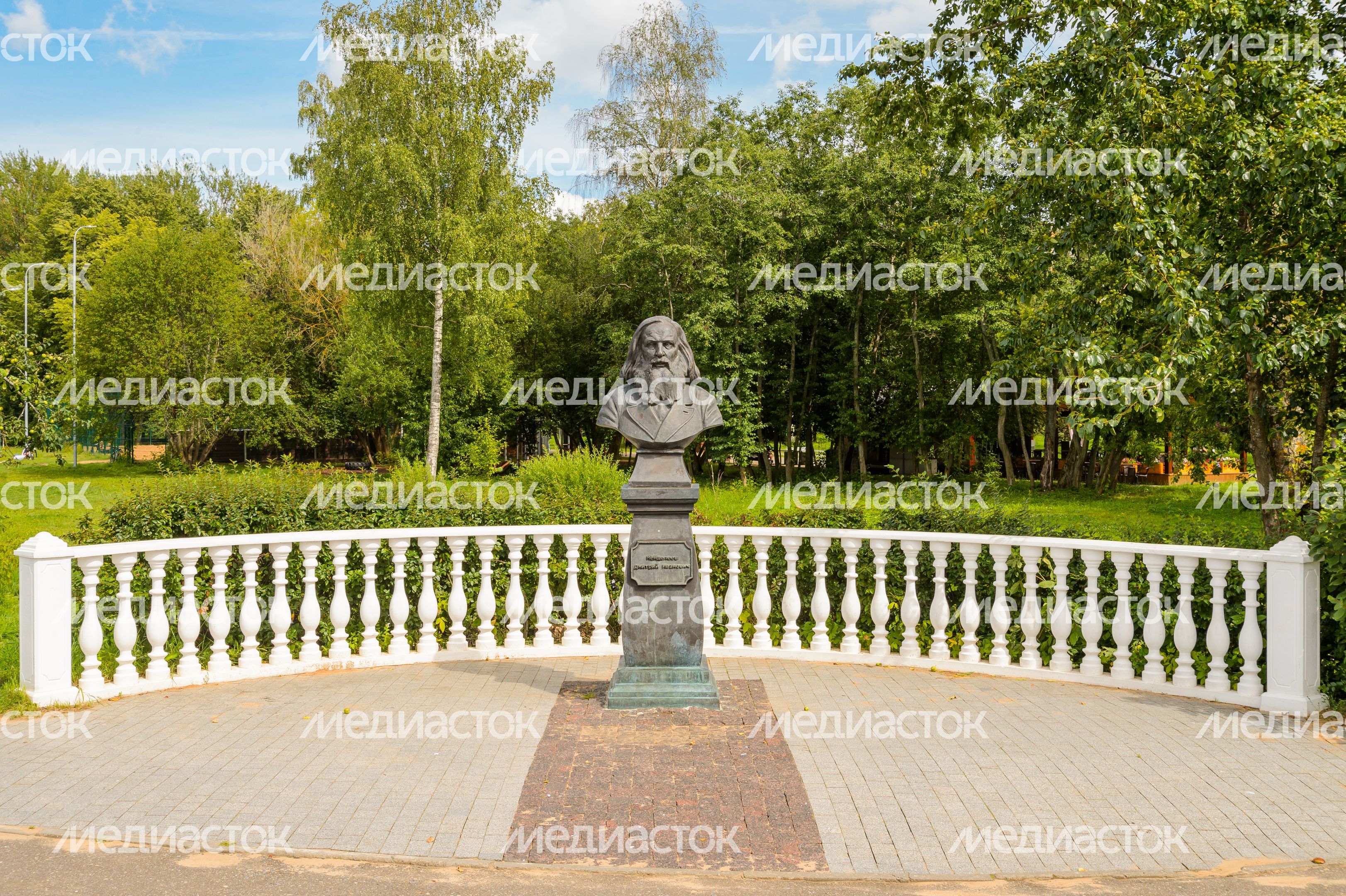 Дубна. Парк Набережная им. Д. И. Менделеева Дубна. Парк Набережная им. Д. И. Менделеева