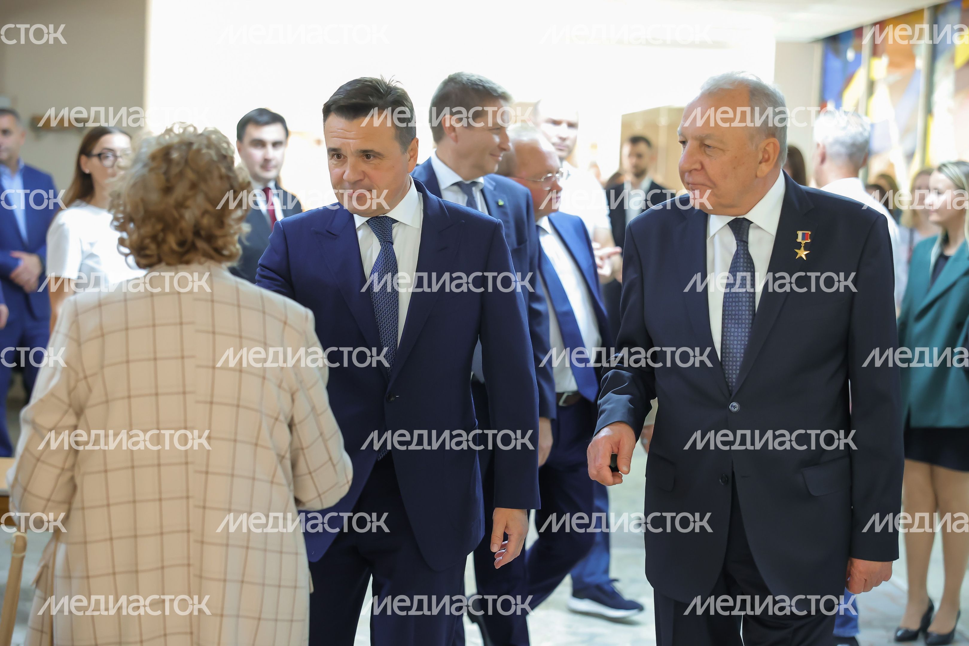 Андрей Воробьев вручил областные награды сотрудникам «ВПК «НПО машиностроения» Андрей Воробьев вручил областные награды сотрудникам «ВПК «НПО машиностроения»