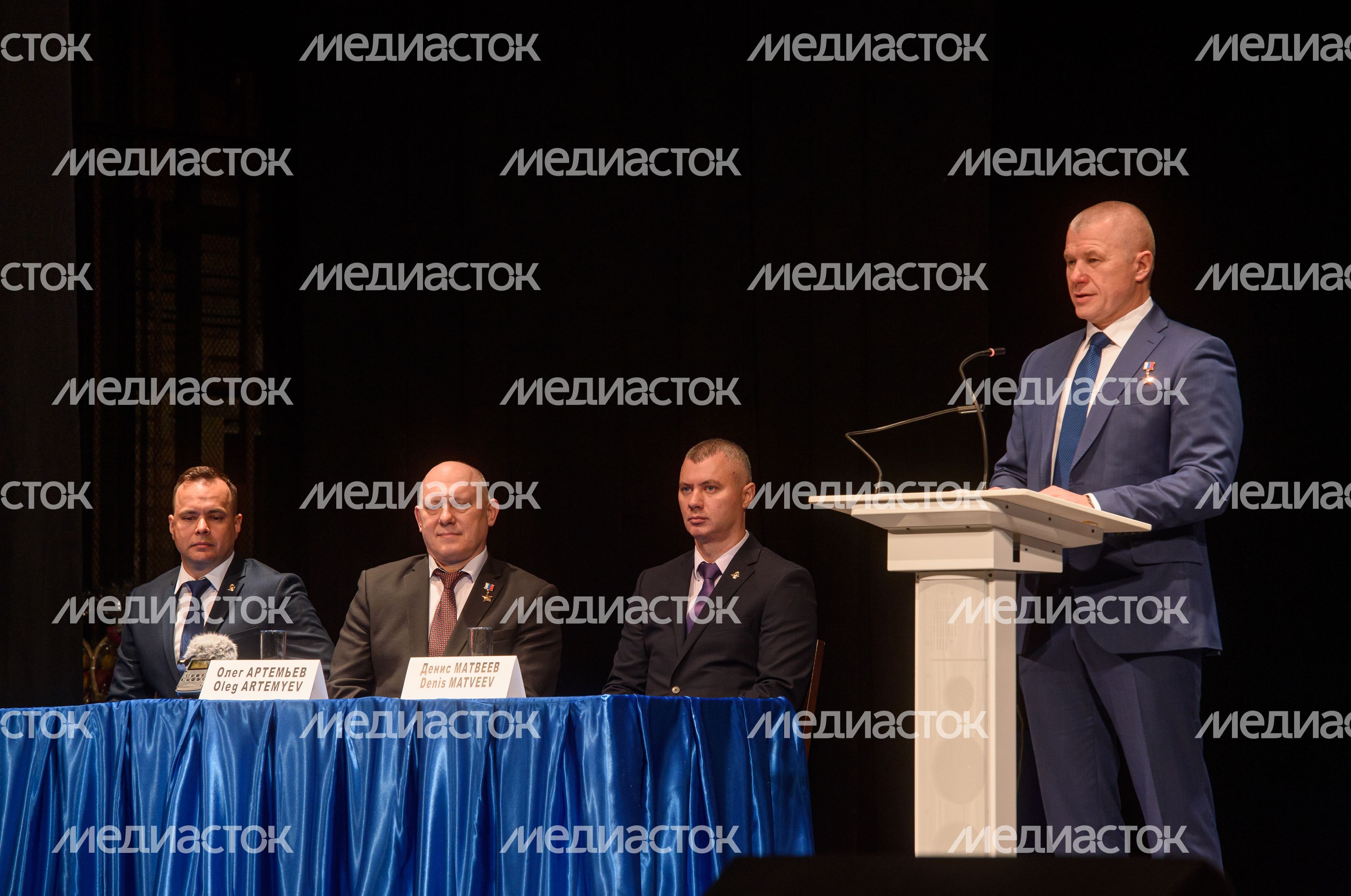 Торжественная встреча космонавтов и астронавтов 67-й длительной экспедиции на МКС