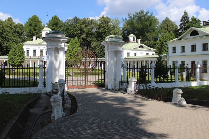 Усадьба Середниково