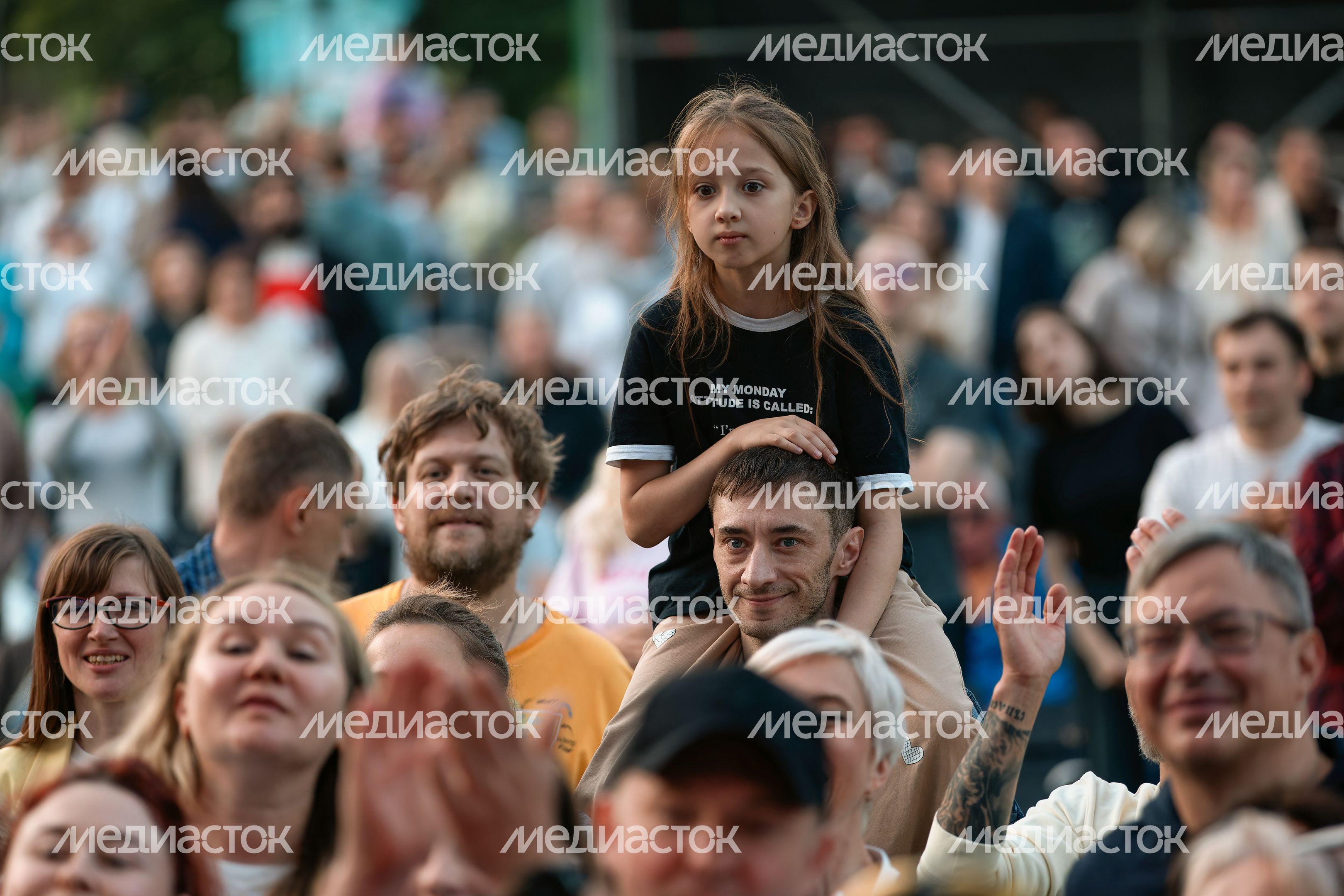 Зрители фестиваля «Каникулы» в музее-заповеднике «Горки Ленинские» Ленинского округа Зрители фестиваля «Каникулы» в музее-заповеднике «Горки Ленинские» Ленинского округа