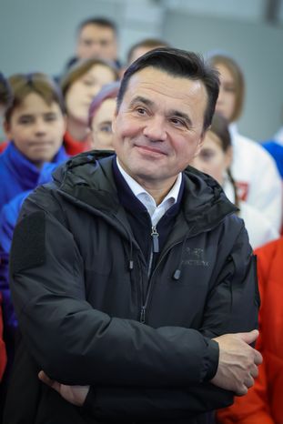 Андрей Воробьев навестил пилотажные группы на авиабазе в Кубинке