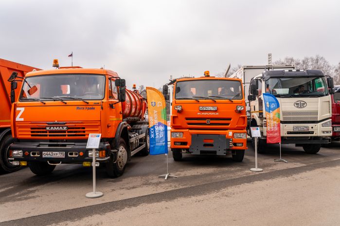 Выставка коммунальной техники ко Дню работника ЖКХ в Мытищах
