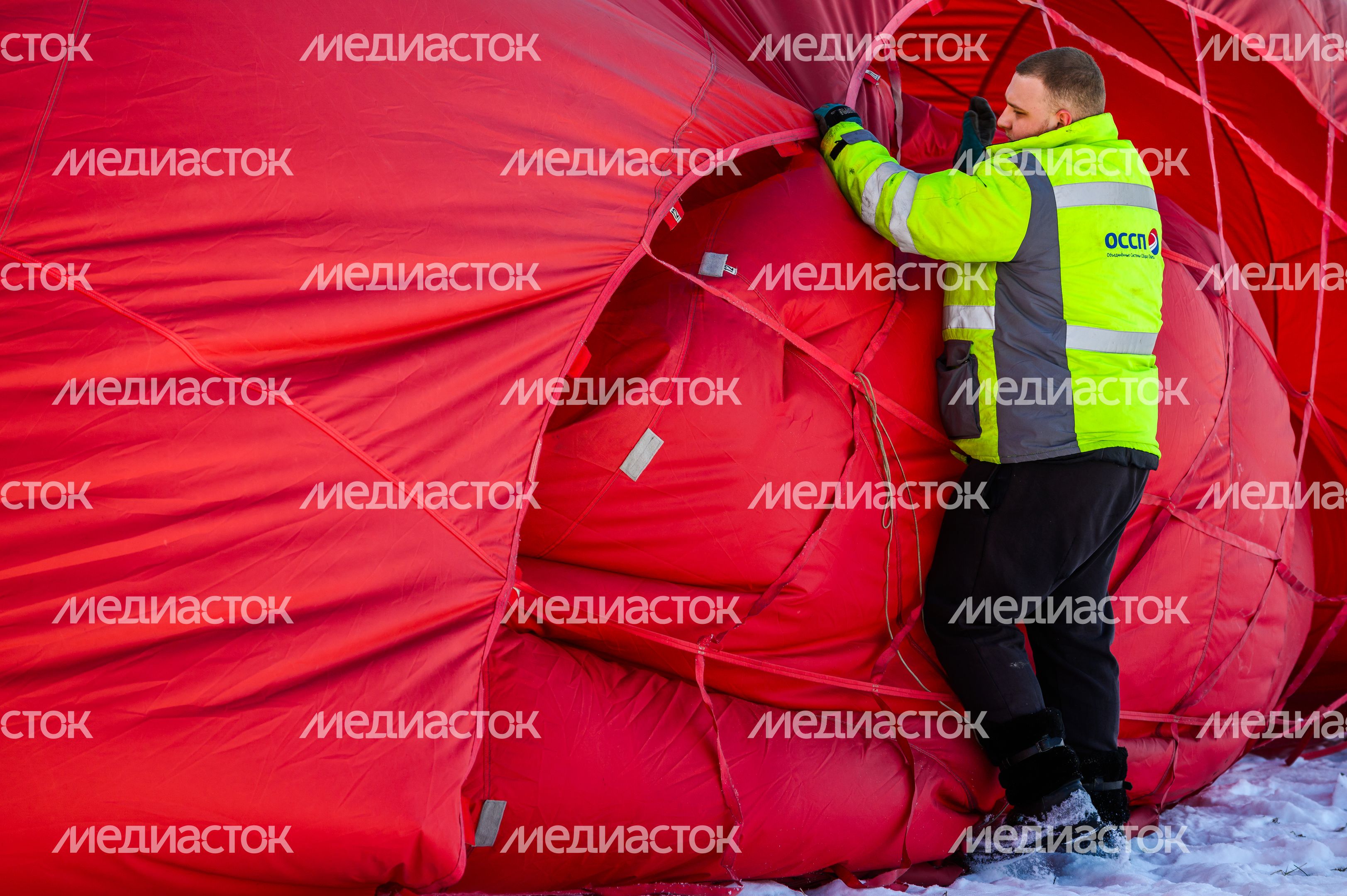 Воздушные шары в форме сердца в небе над Дмитровом Воздушные шары в форме сердца в небе над Дмитровом