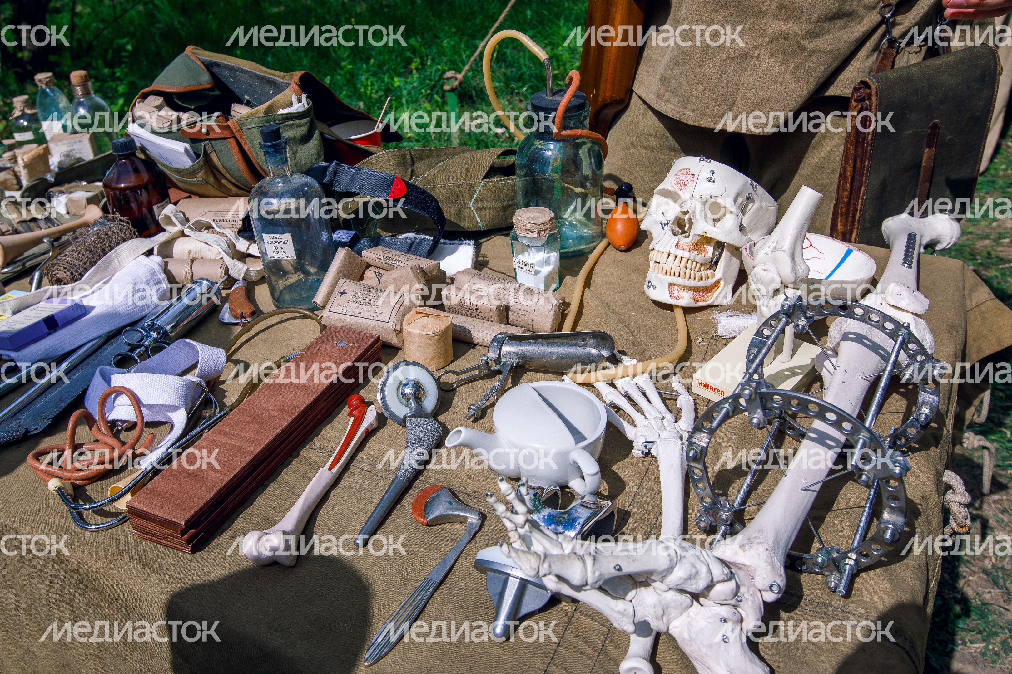 Военно-историческая реконструкция "Успех в единстве поколений" в Химках Военно-историческая реконструкция "Успех в единстве поколений" в Химках