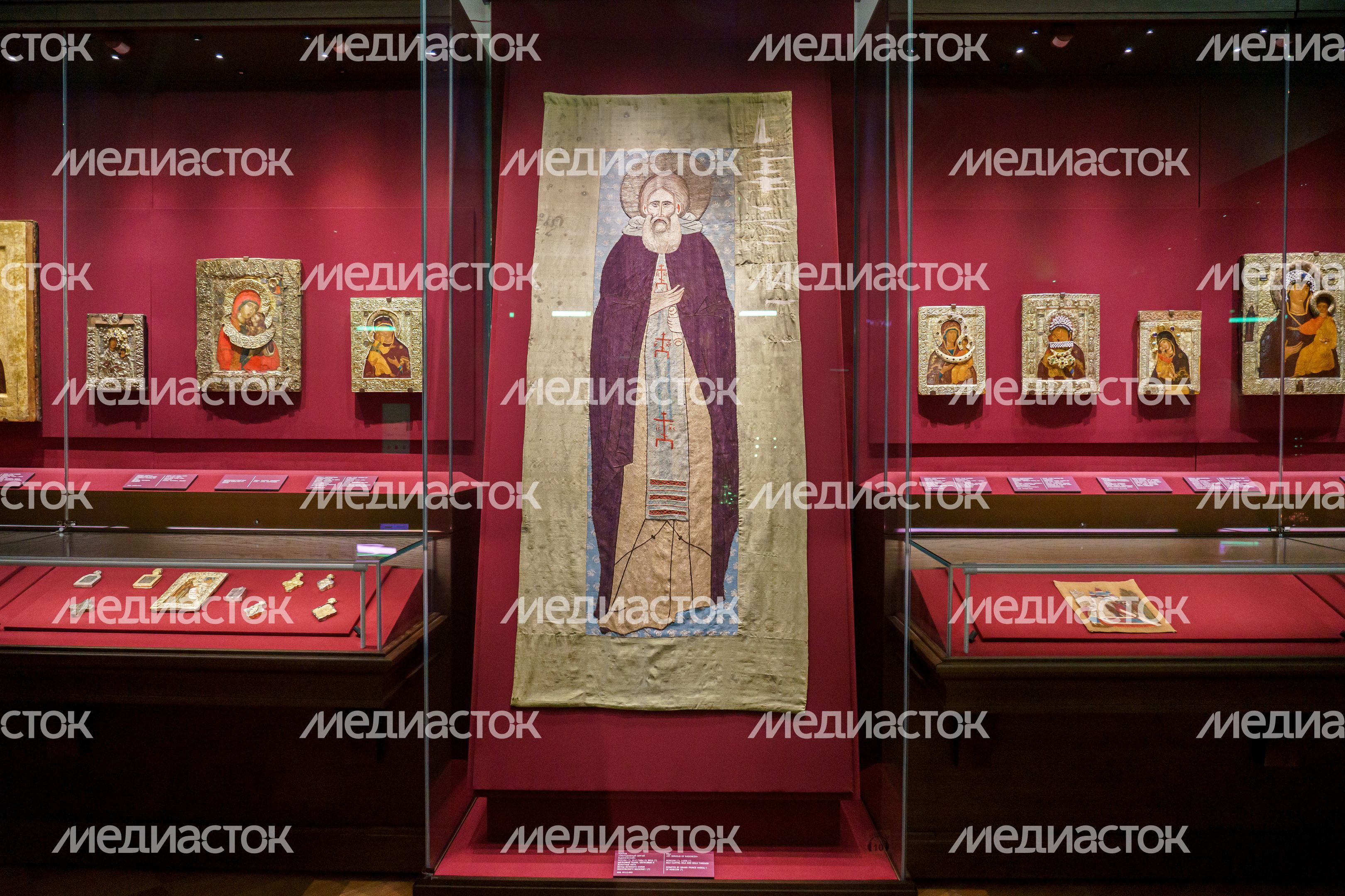 Выставка в филиале музея "Ризница Троице-Сергиевой лавры" в Сергиевом Посаде Выставка в филиале музея "Ризница Троице-Сергиевой лавры" в Сергиевом Посаде